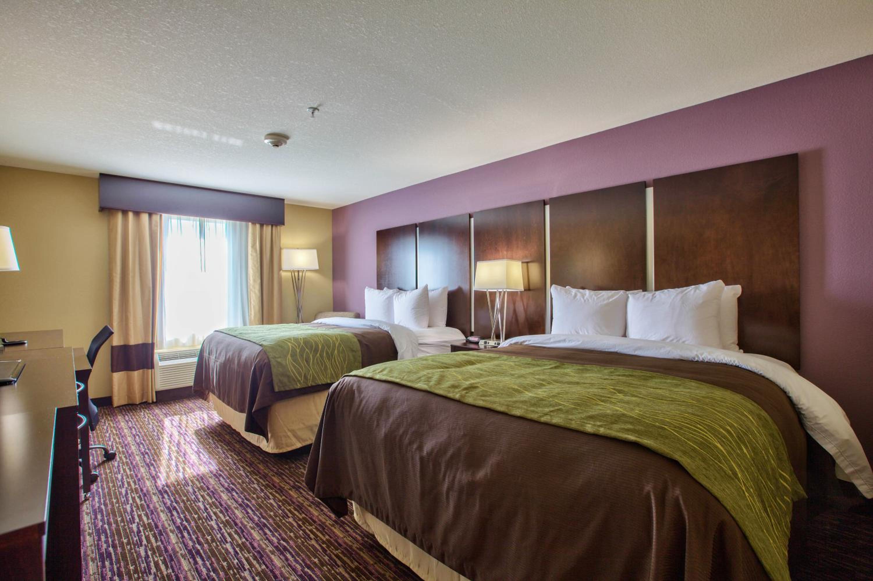 Queen Room With Two Queen Beds - Non-Smoking