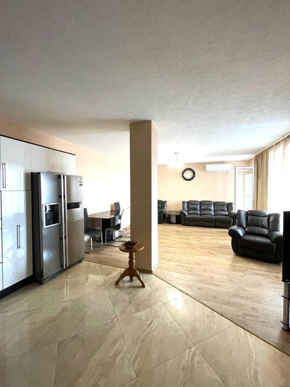 One-Bedroom Apartment - Photo 29