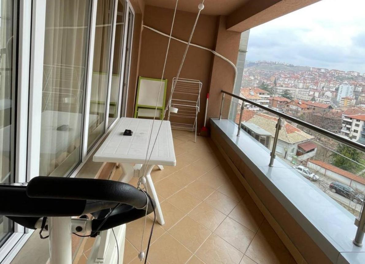 One-Bedroom Apartment - Photo 3