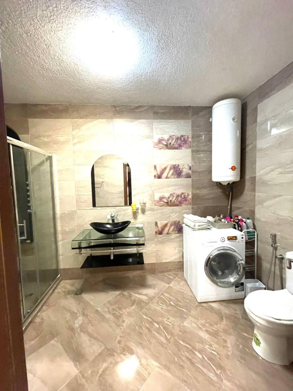 One-Bedroom Apartment - Photo 8