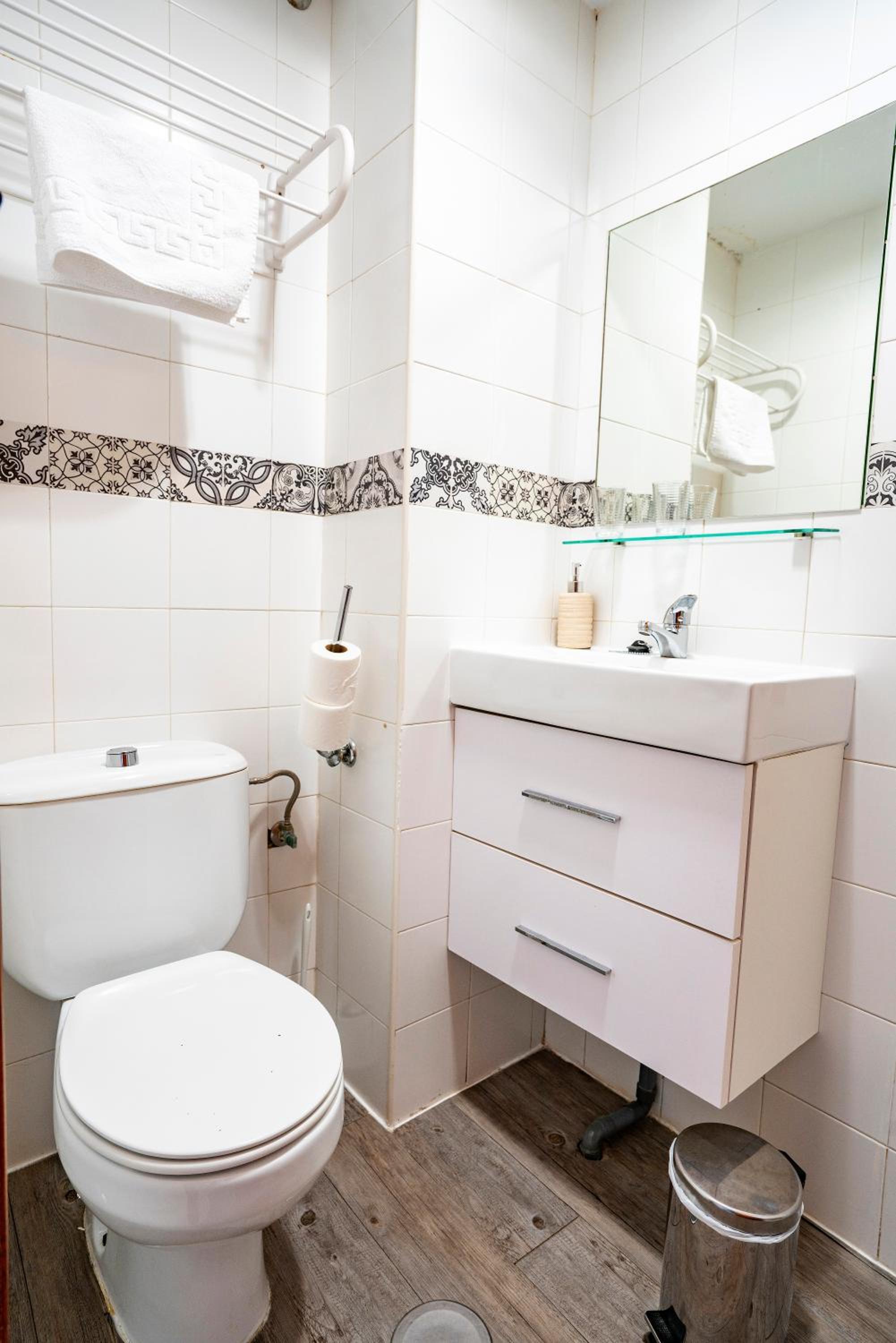 Budget Double Room photo 3