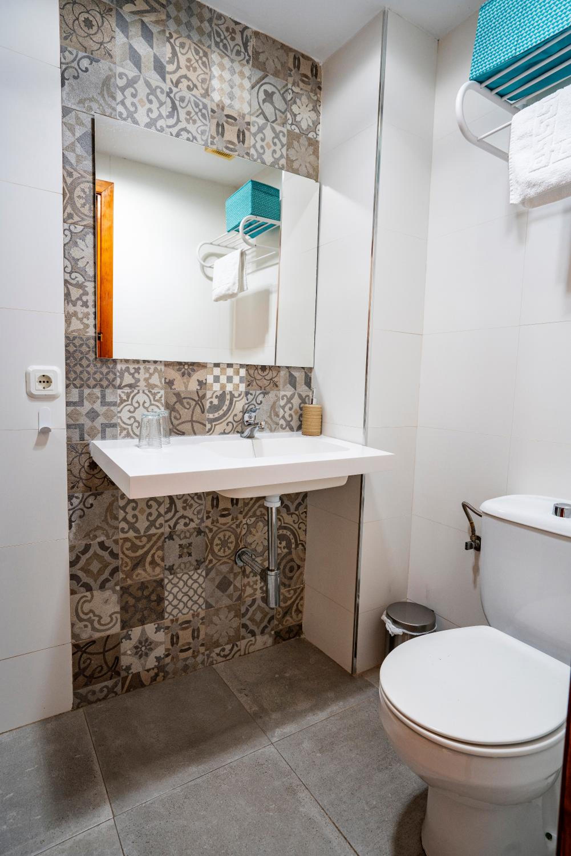 Budget Double Room photo 2