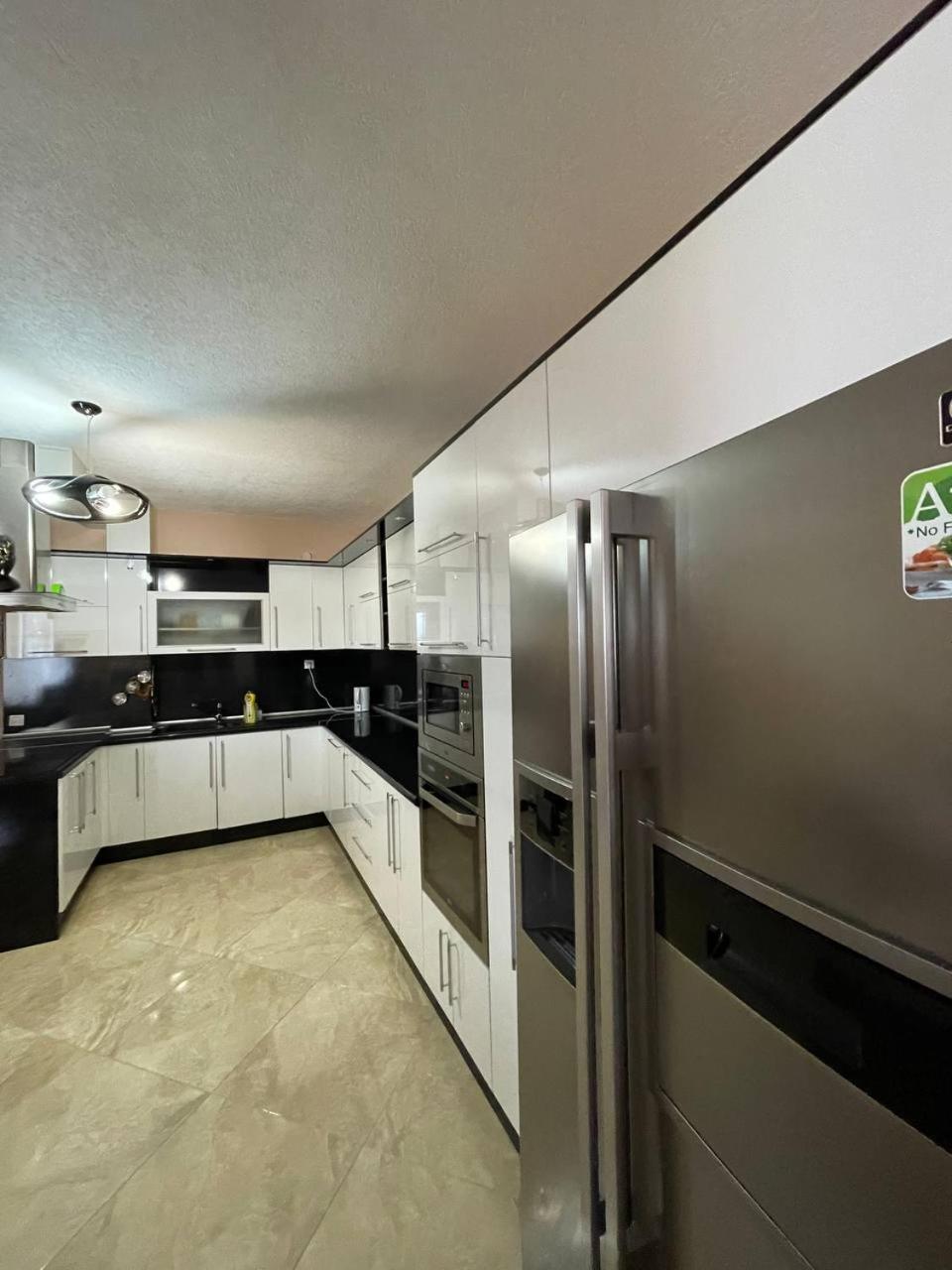 One-Bedroom Apartment - Photo 11