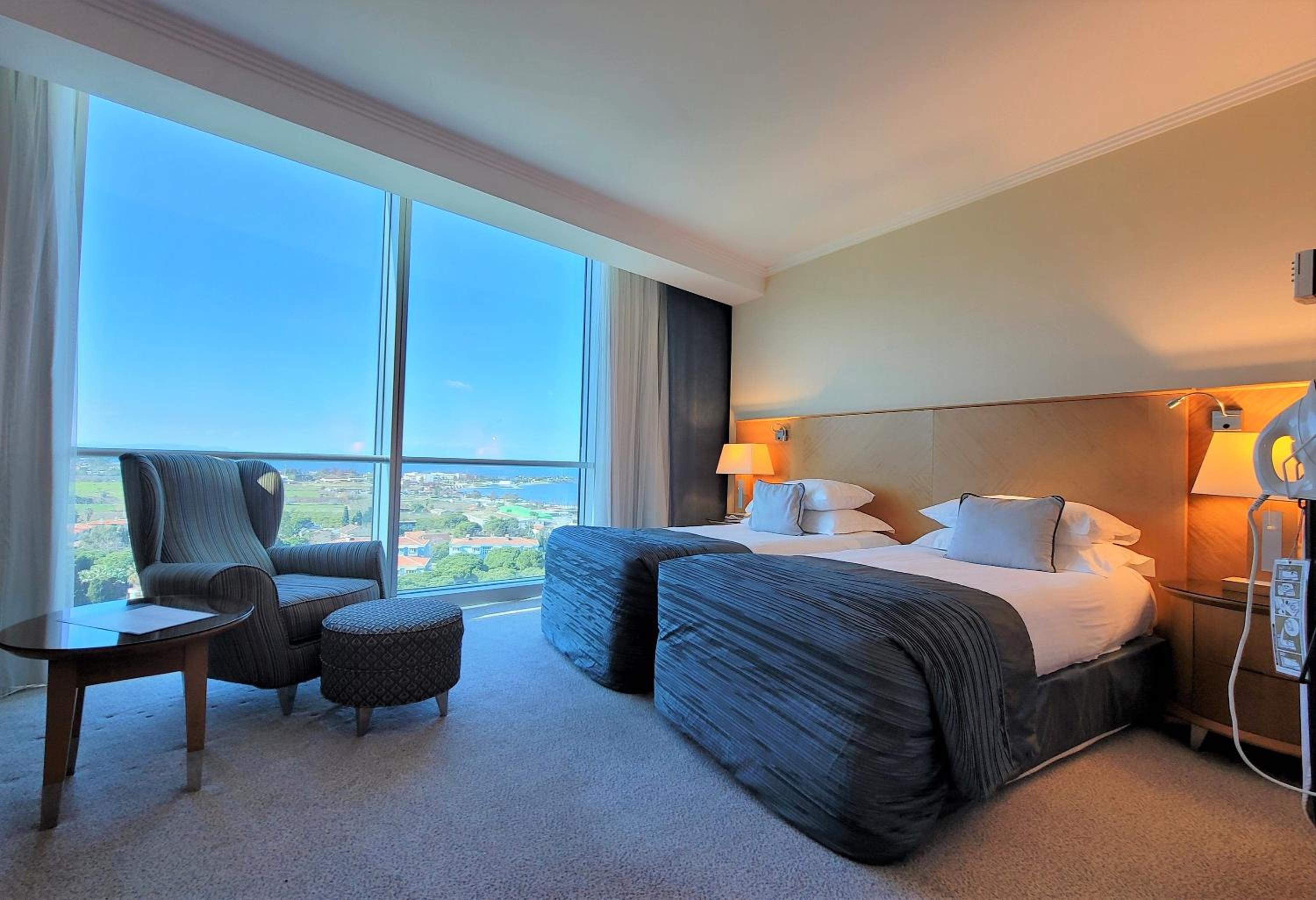 Standard Twin Room with Mountain View - Non-Smoking