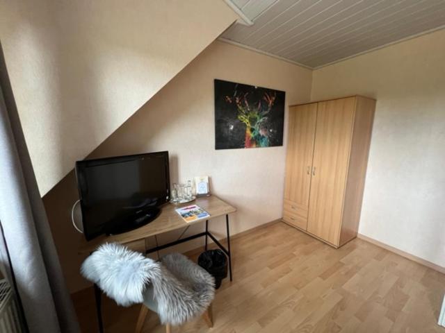 Double Room with Garden View - Photo 3