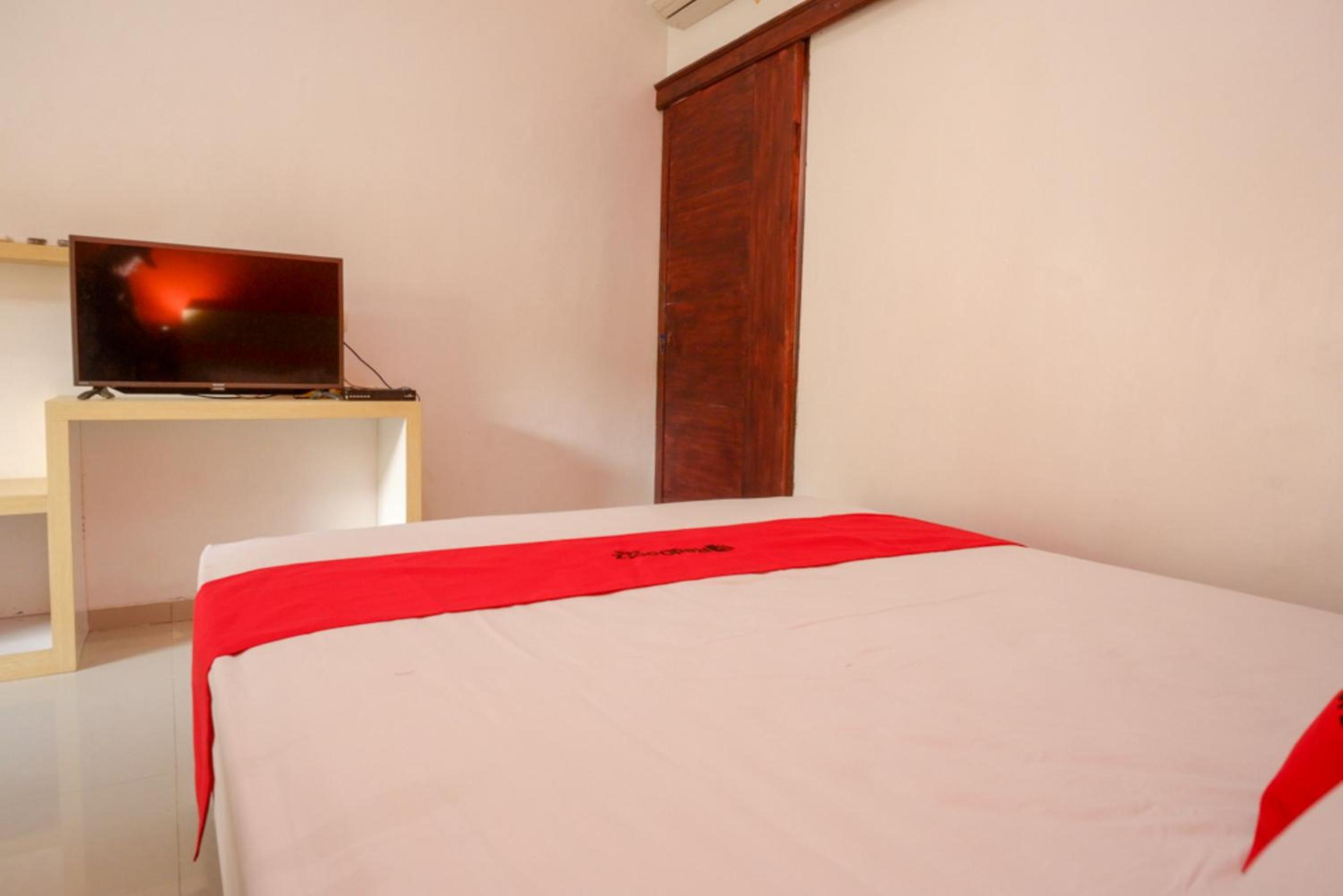 Standard Double Room - Photo 10