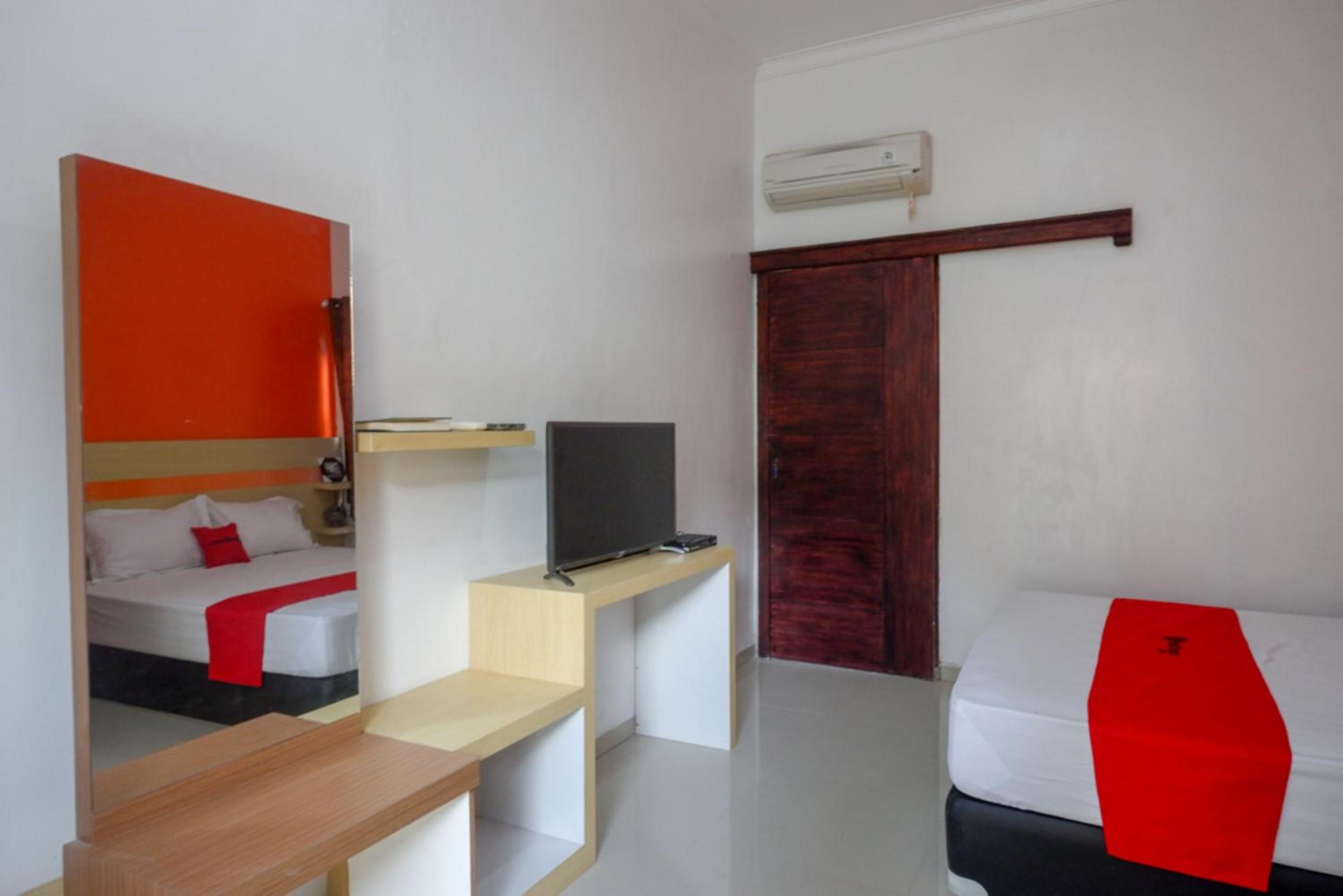 Standard Double Room - Photo 8