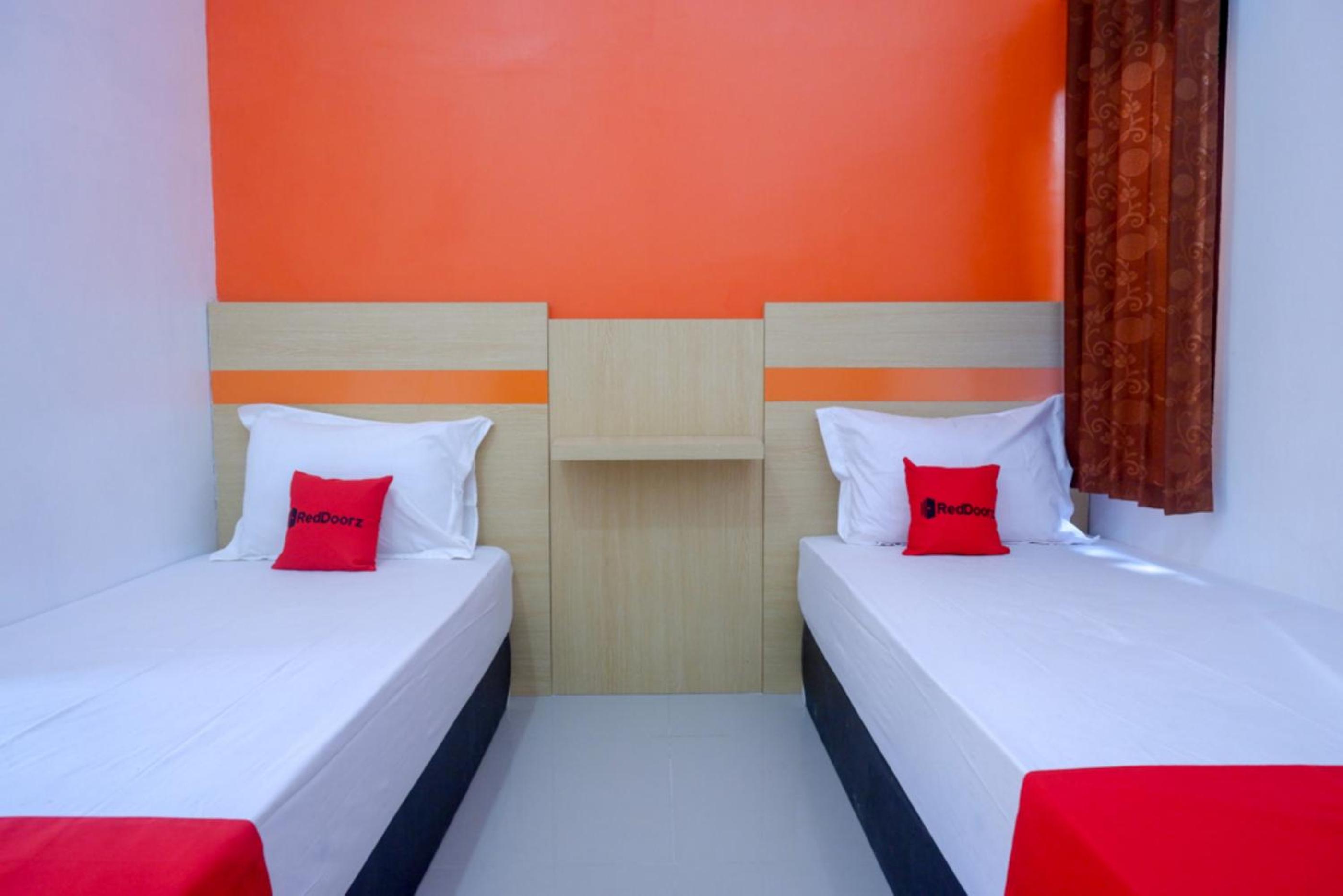 Standard Twin Room - Photo 5