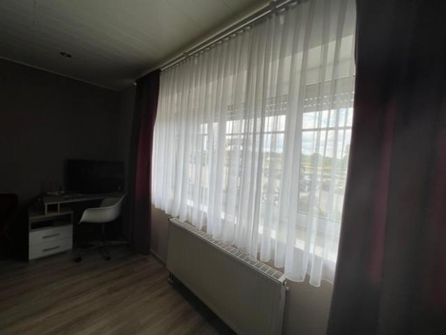 King Room - Disability Access - Photo 5