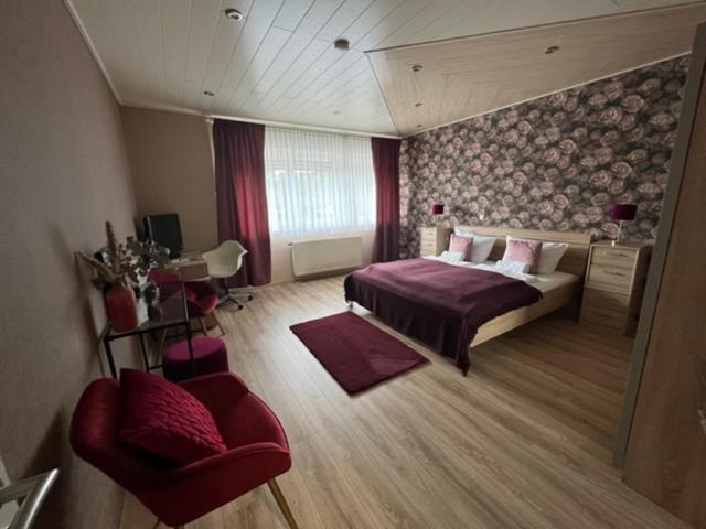 King Room - Disability Access - Photo 1