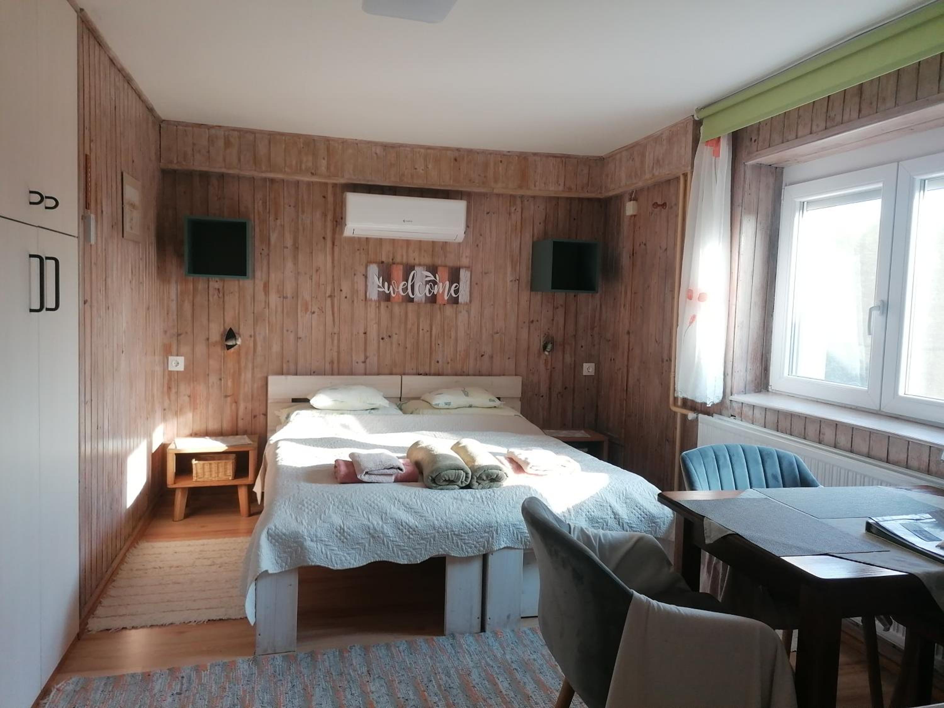 Studio Apartment photo 2