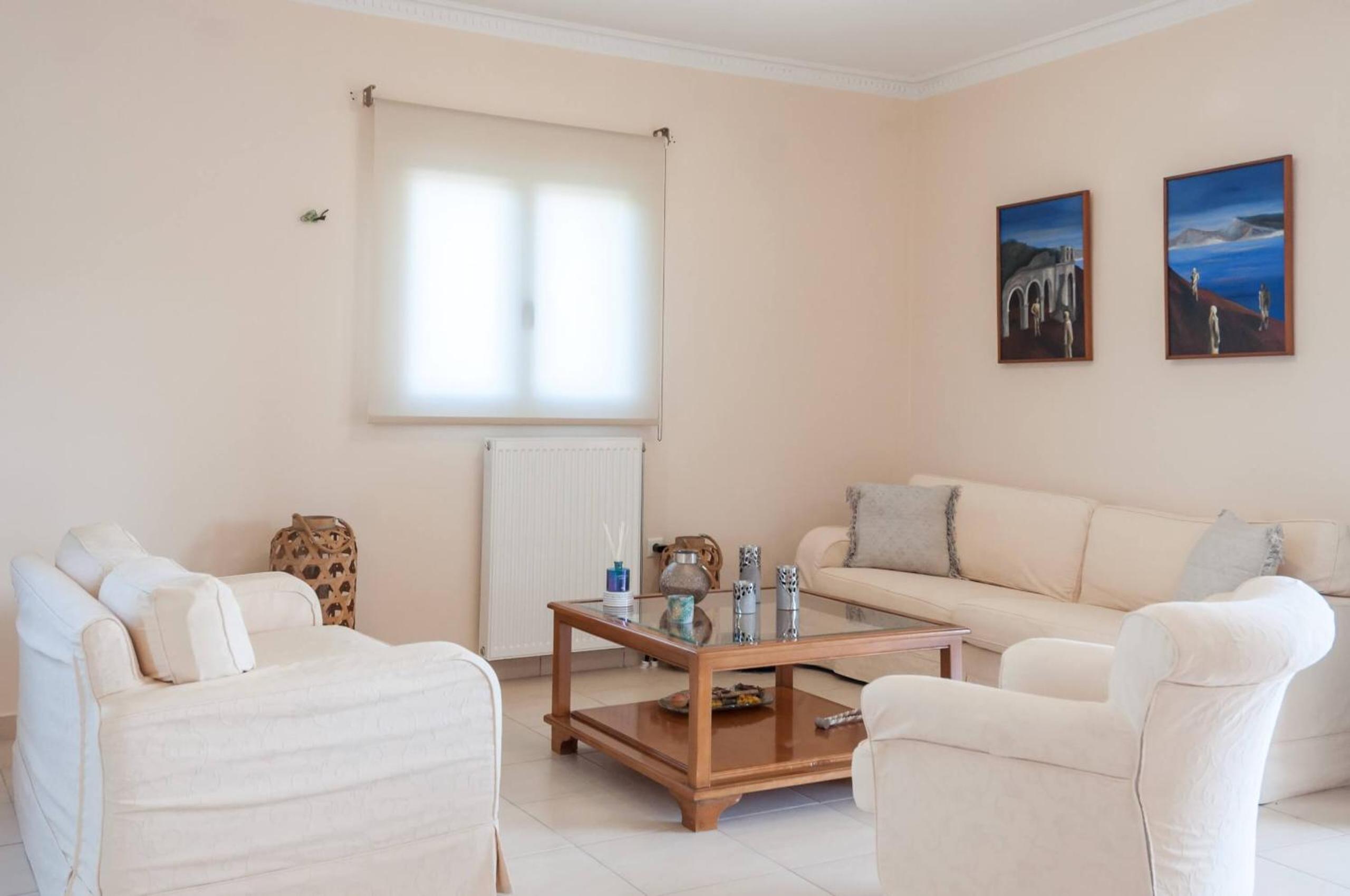 Four-Bedroom House photo 2