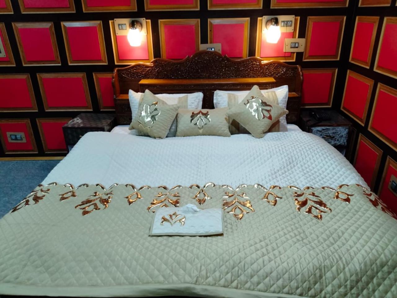 Suite - Photo 3