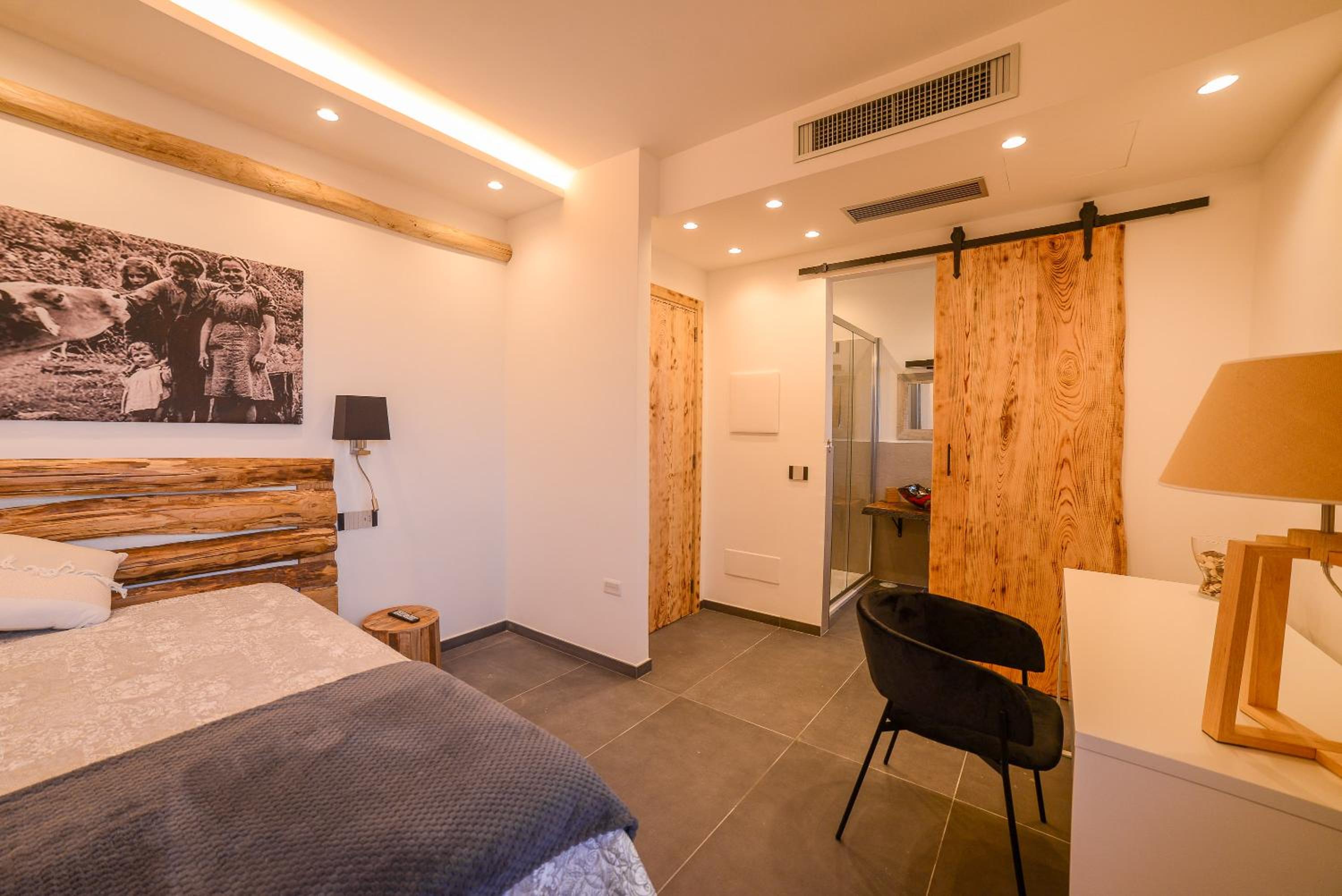 Double Room with Sea View - Photo 11