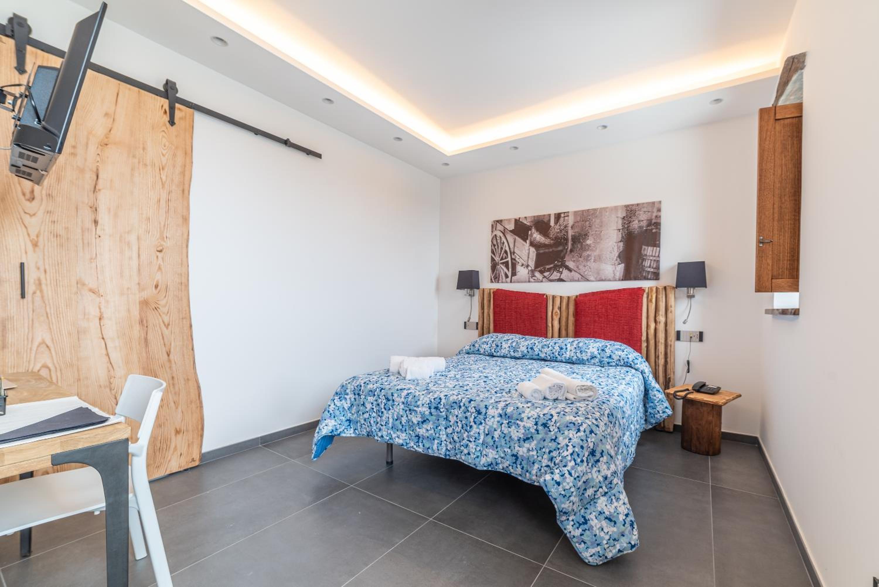 Double Room with Sea View - Photo 6