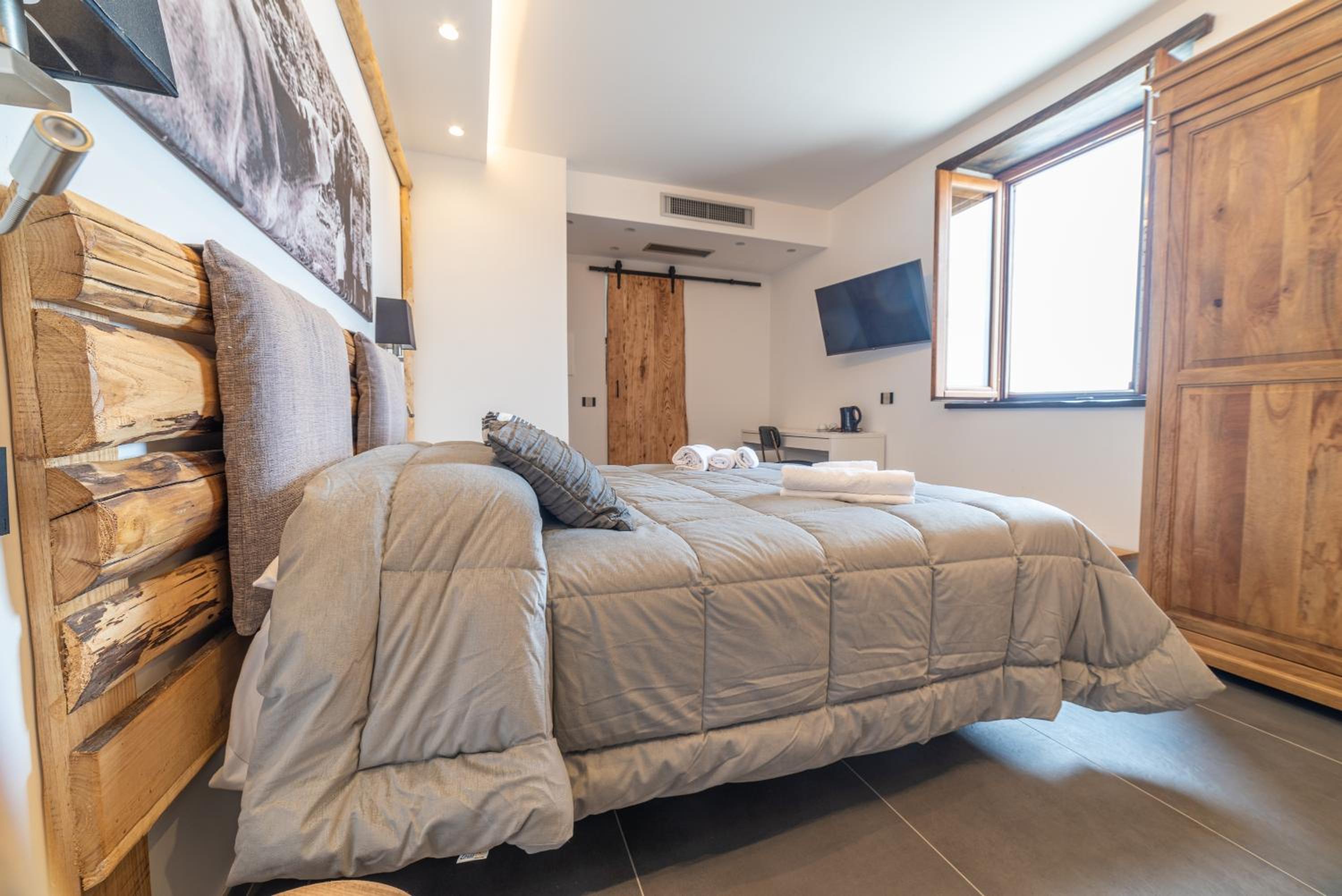 Double Room with Sea View - Photo 25