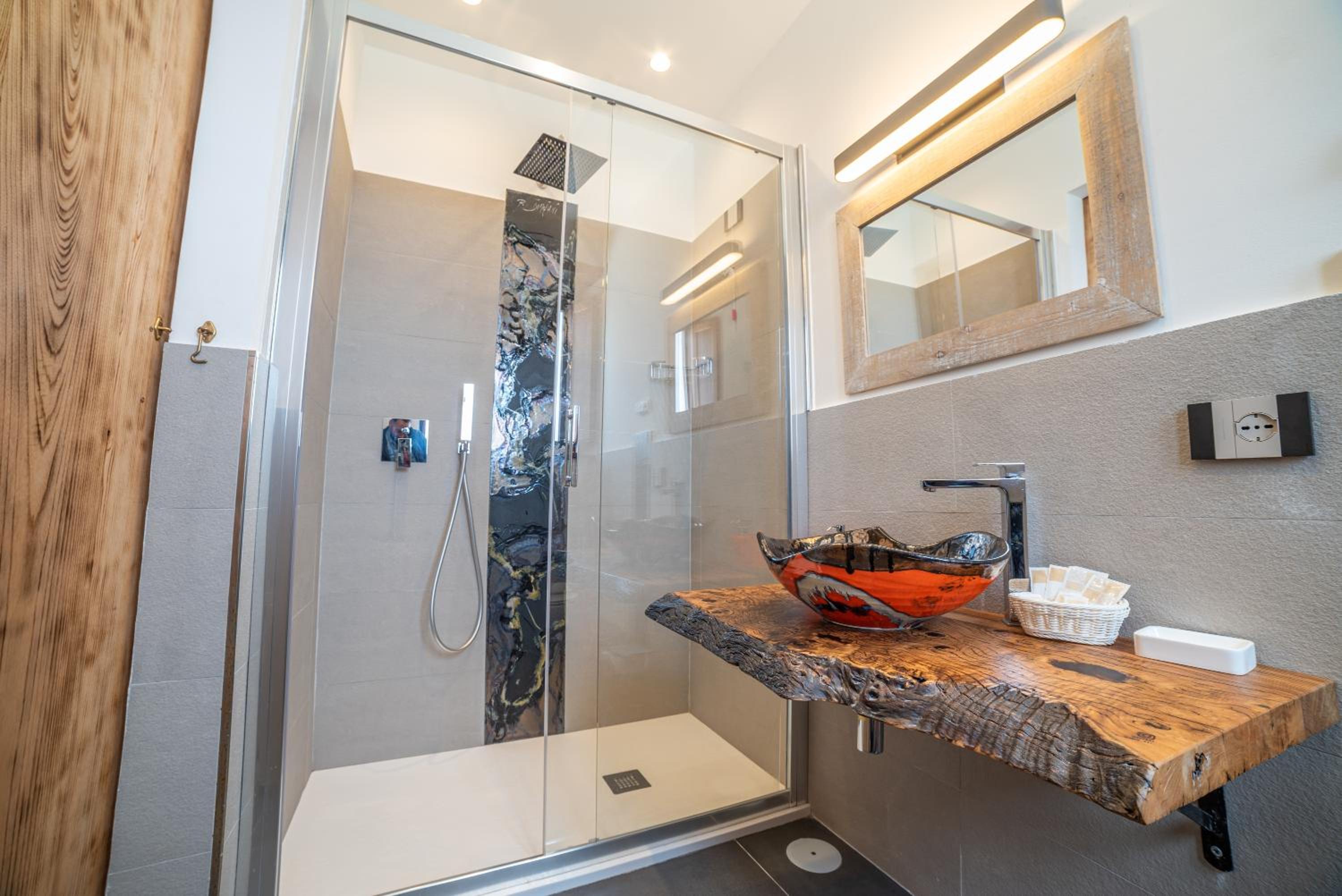 Double Room with Sea View - Photo 28