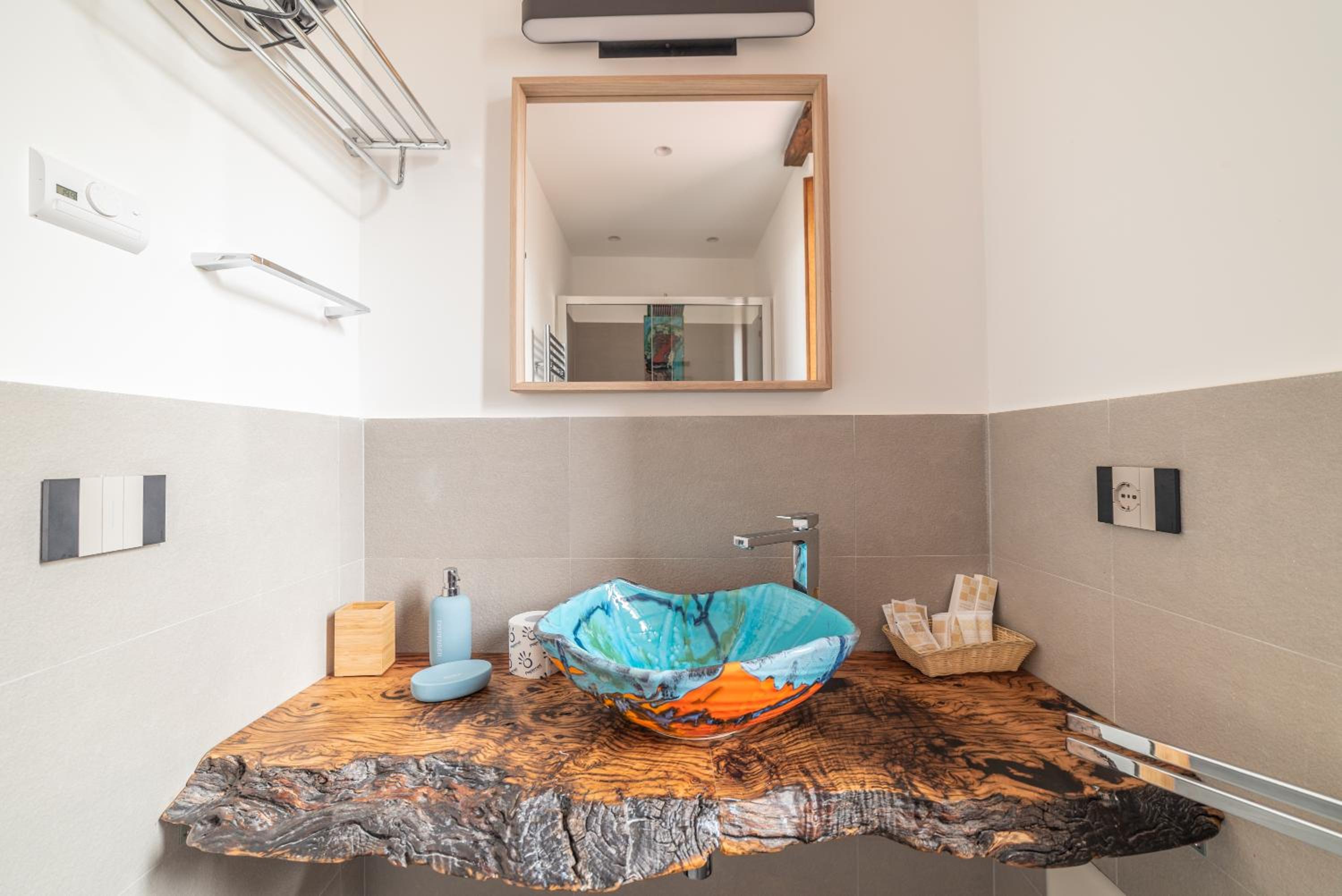 Double Room with Sea View - Photo 29