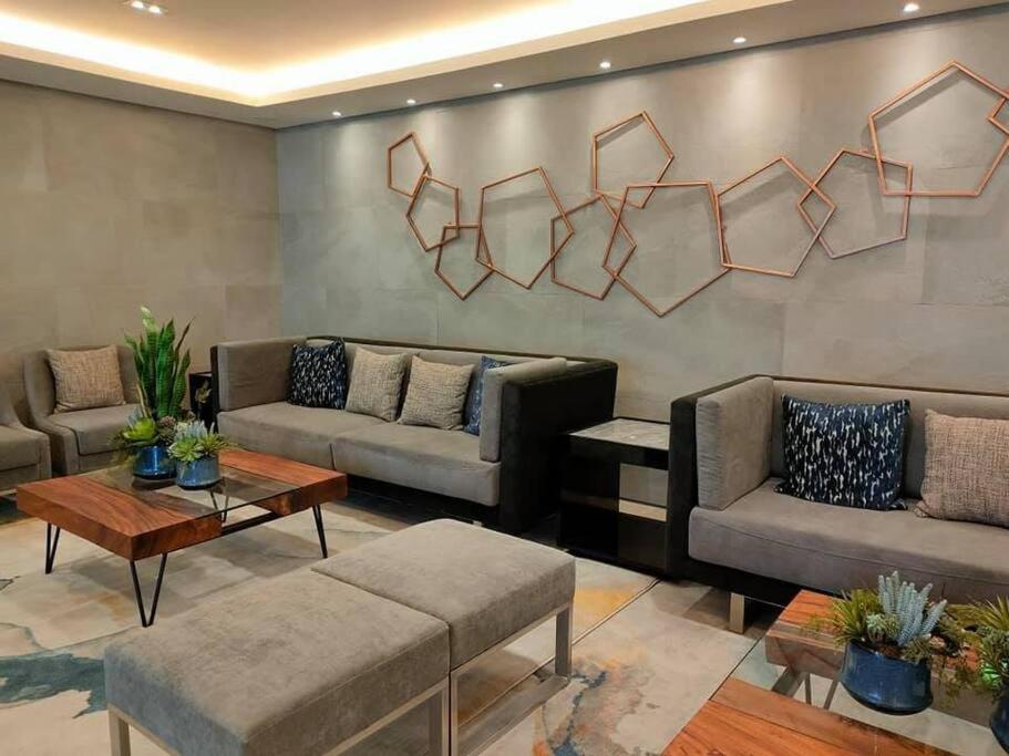 One-Bedroom Apartment - Photo 1