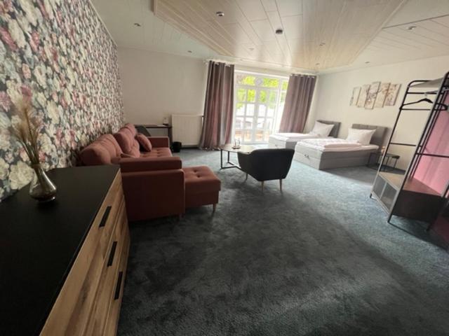 Suite - Photo 2