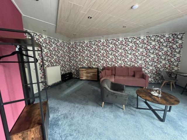 Suite - Photo 3
