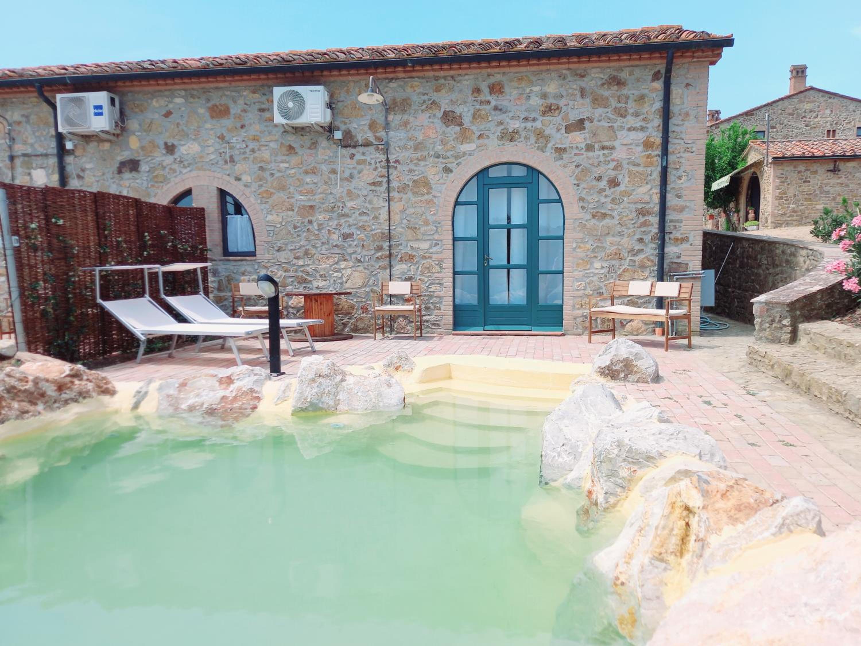 Suite with Private Pool photo 3
