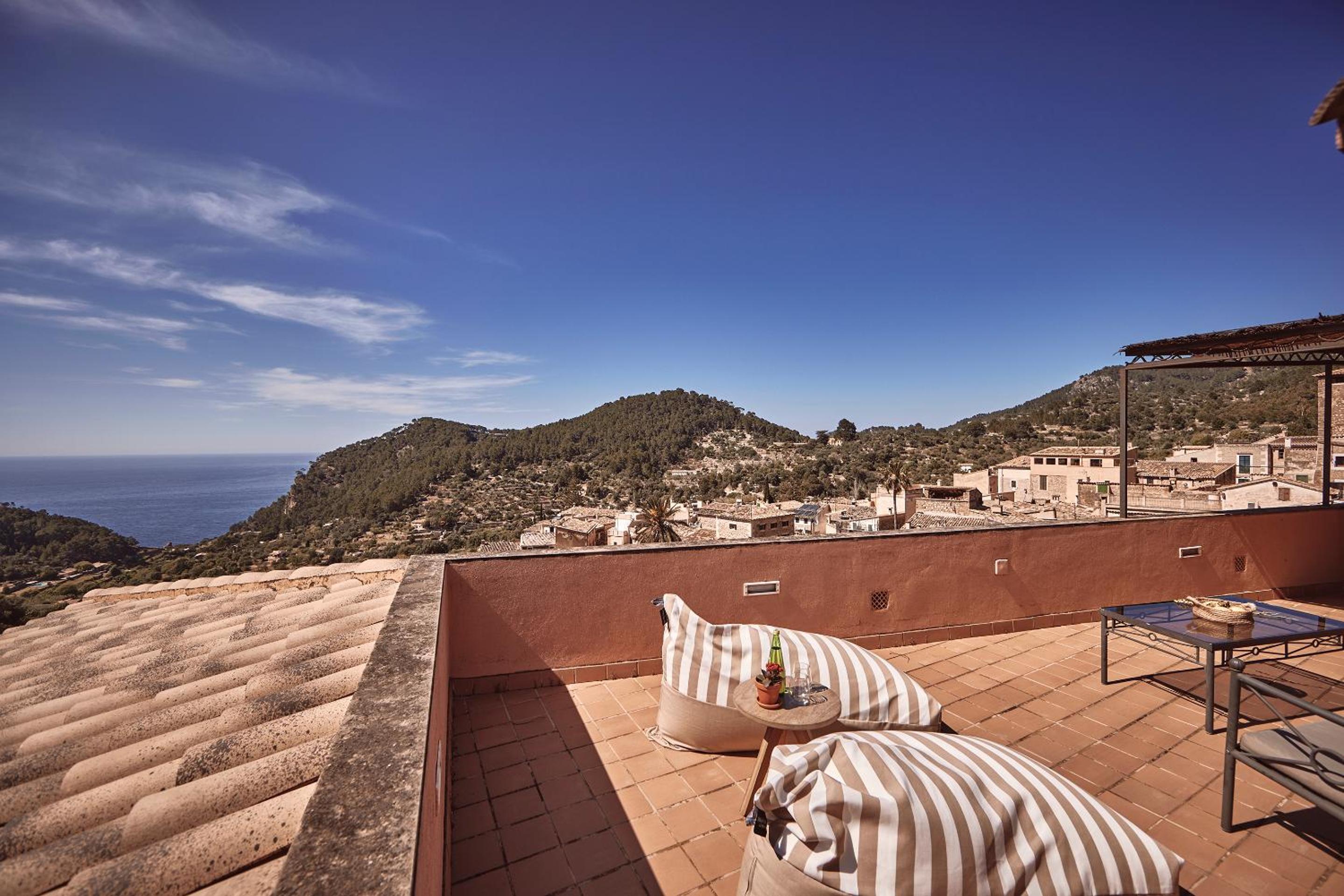 Suite Ático con Terraza y Vista Panorámica