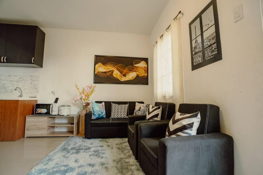 Two-Bedroom House - Photo 1