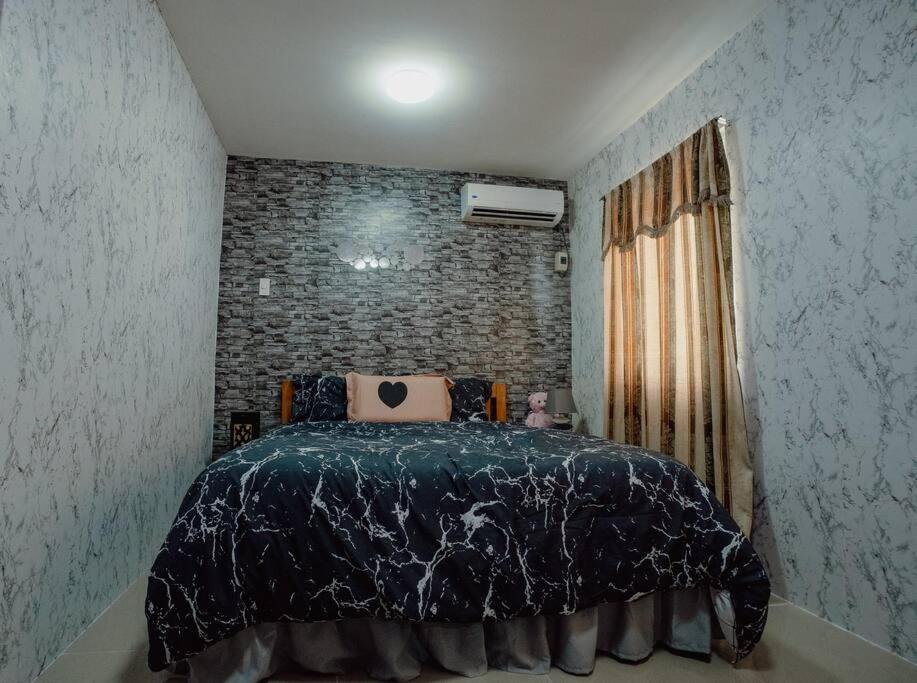Two-Bedroom House - Photo 5