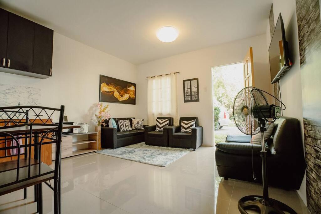 Two-Bedroom House - Photo 7