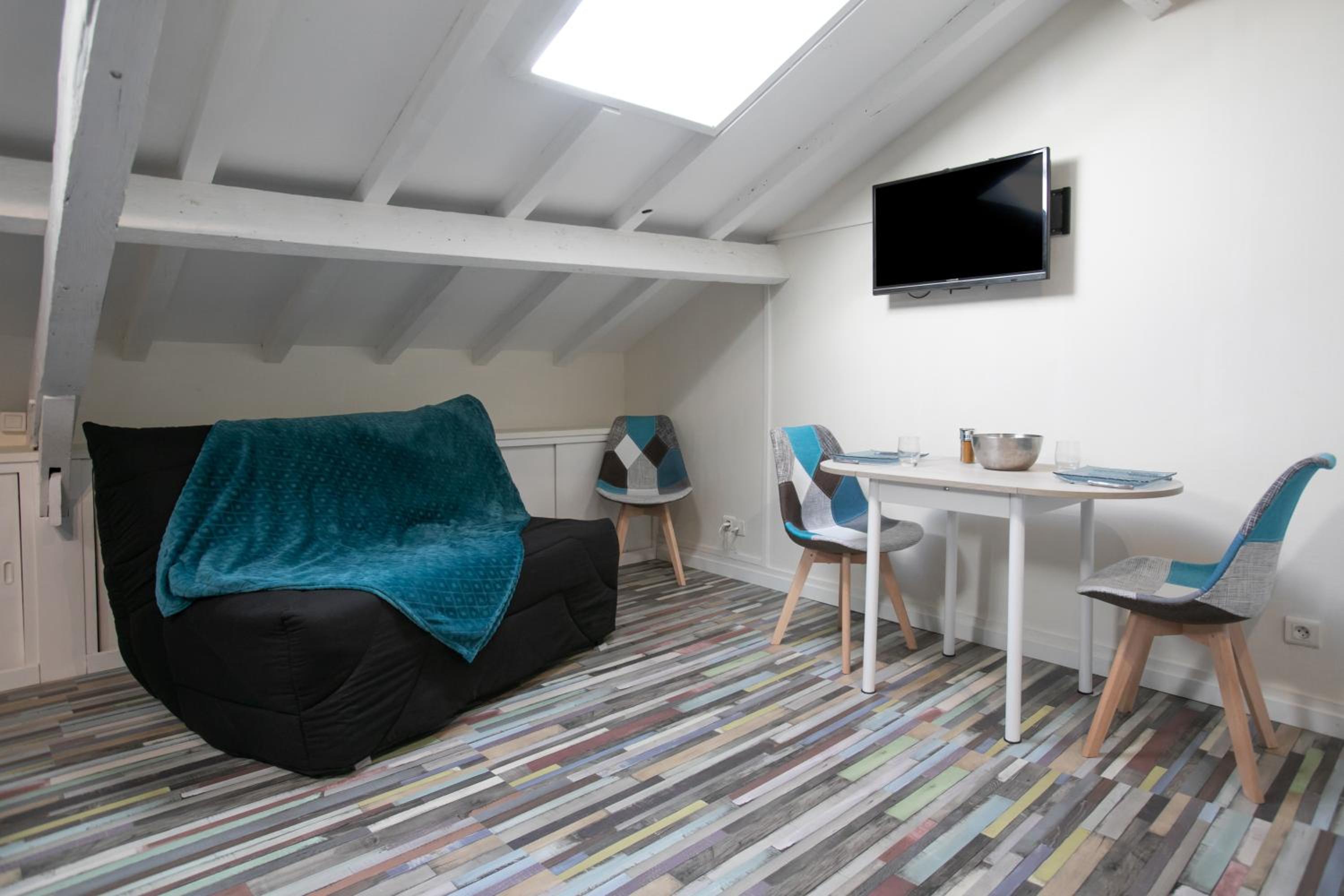 King Studio with Sofa Bed - Photo 2