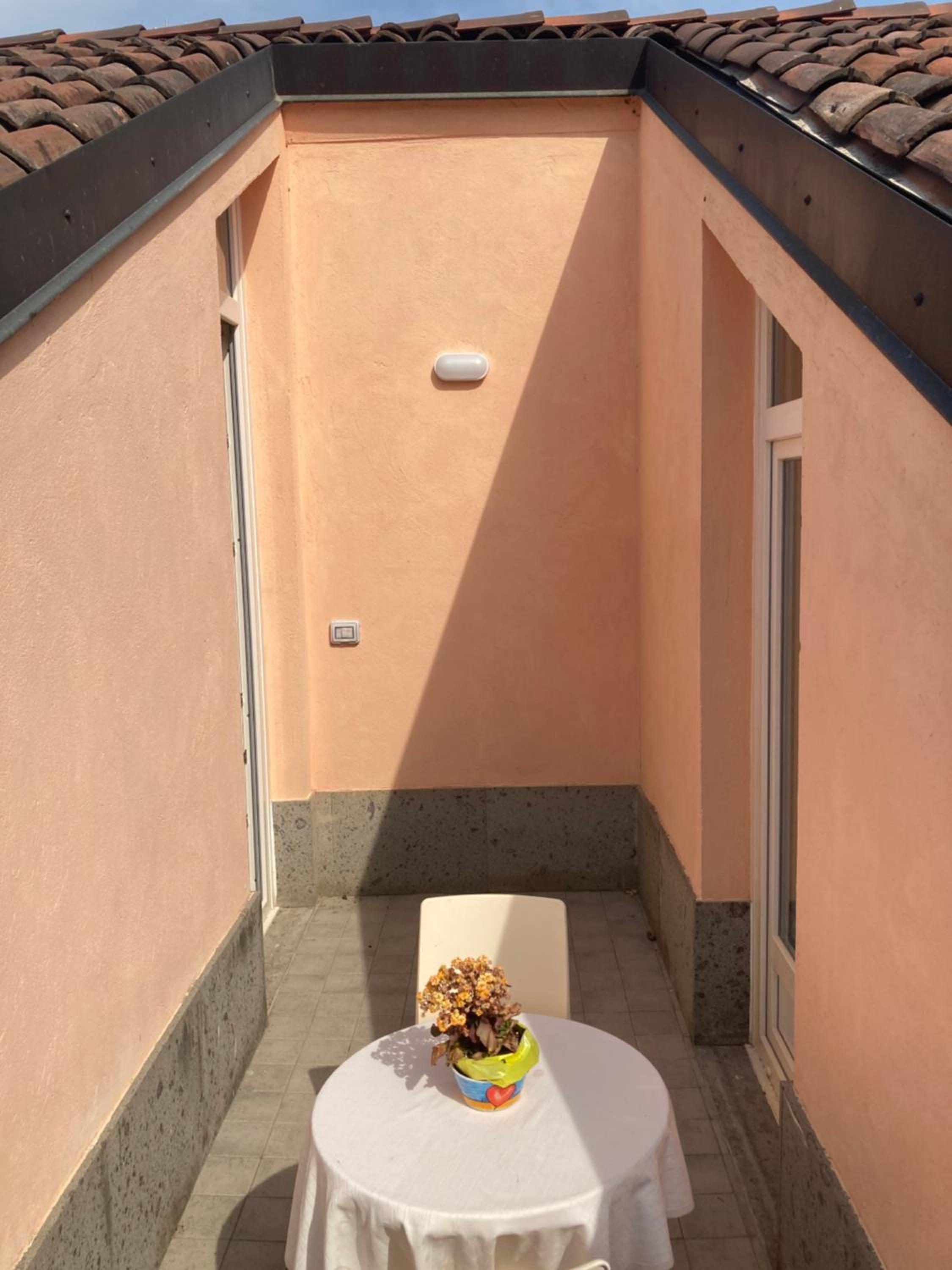 Apartment with Terrace - Photo 5