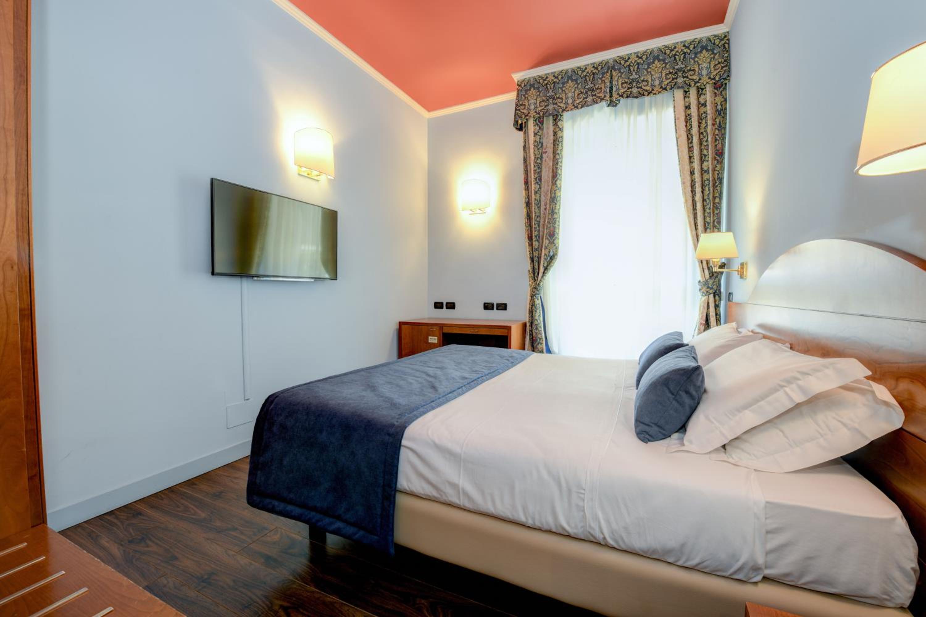 Classic Double Room - Photo 5