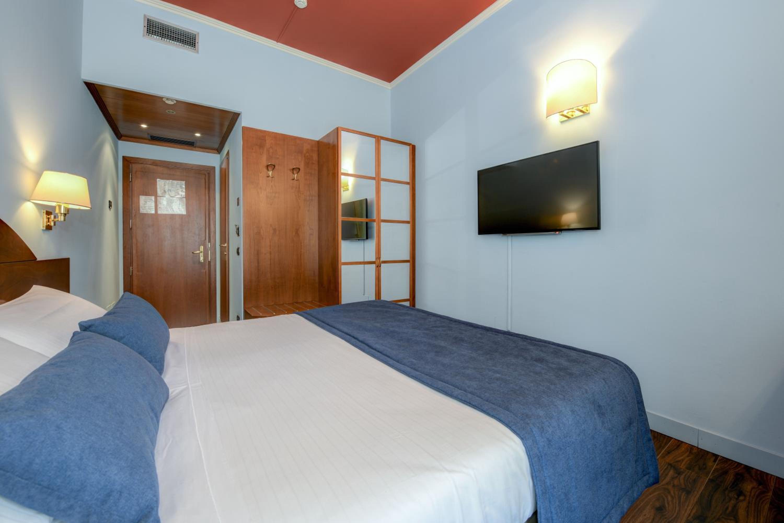 Classic Double Room - Photo 4
