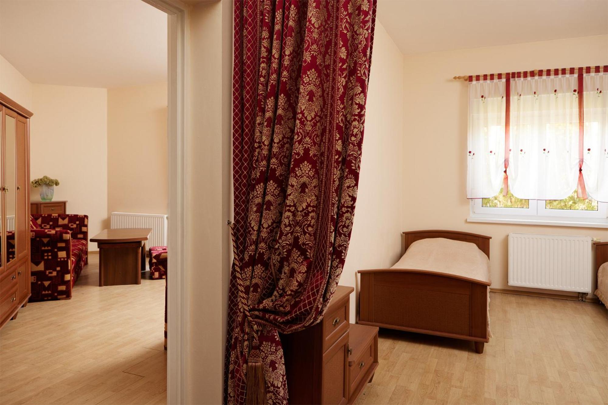 Family Studio - Photo 4