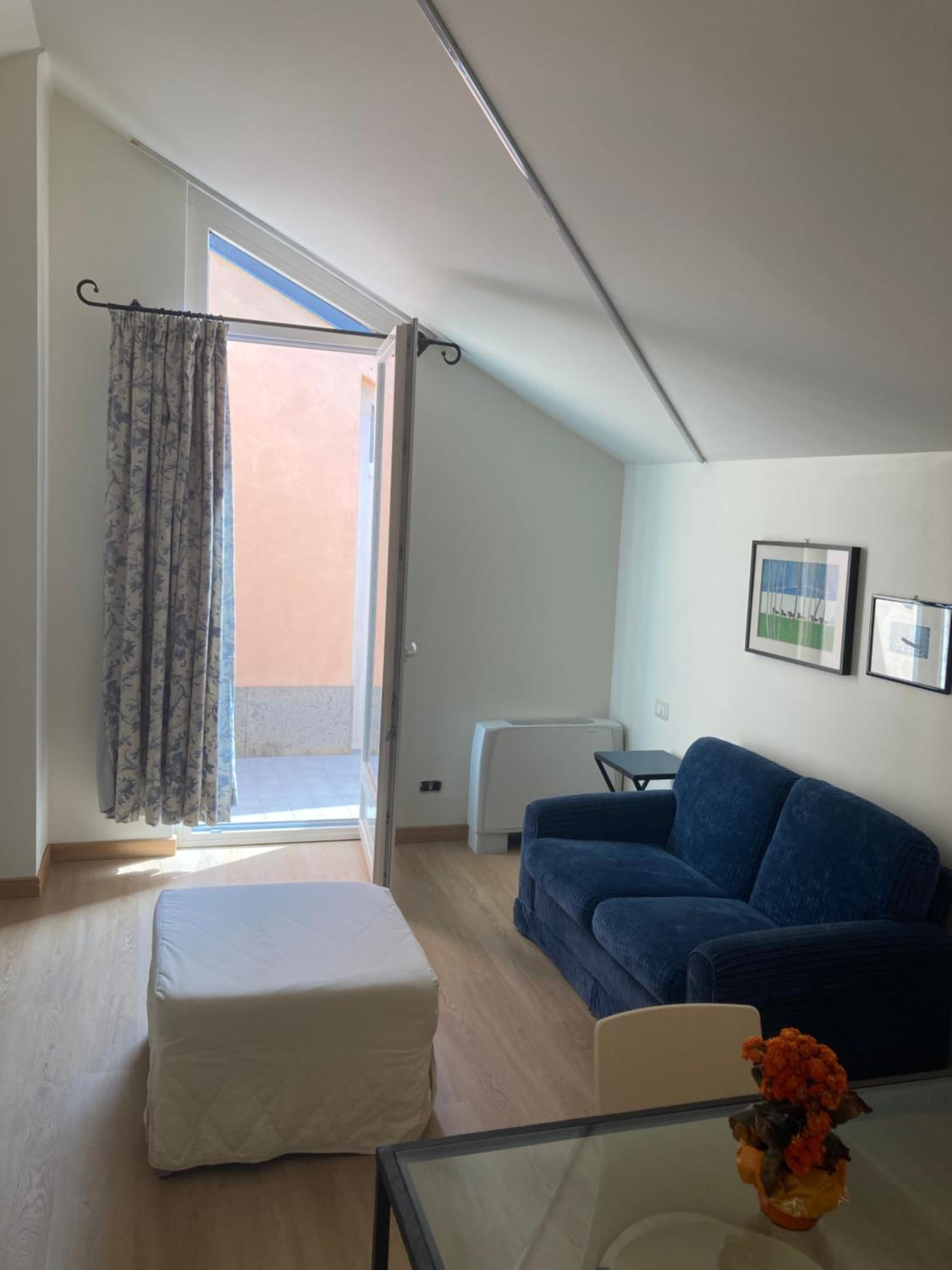 Apartment with Terrace - Photo 2
