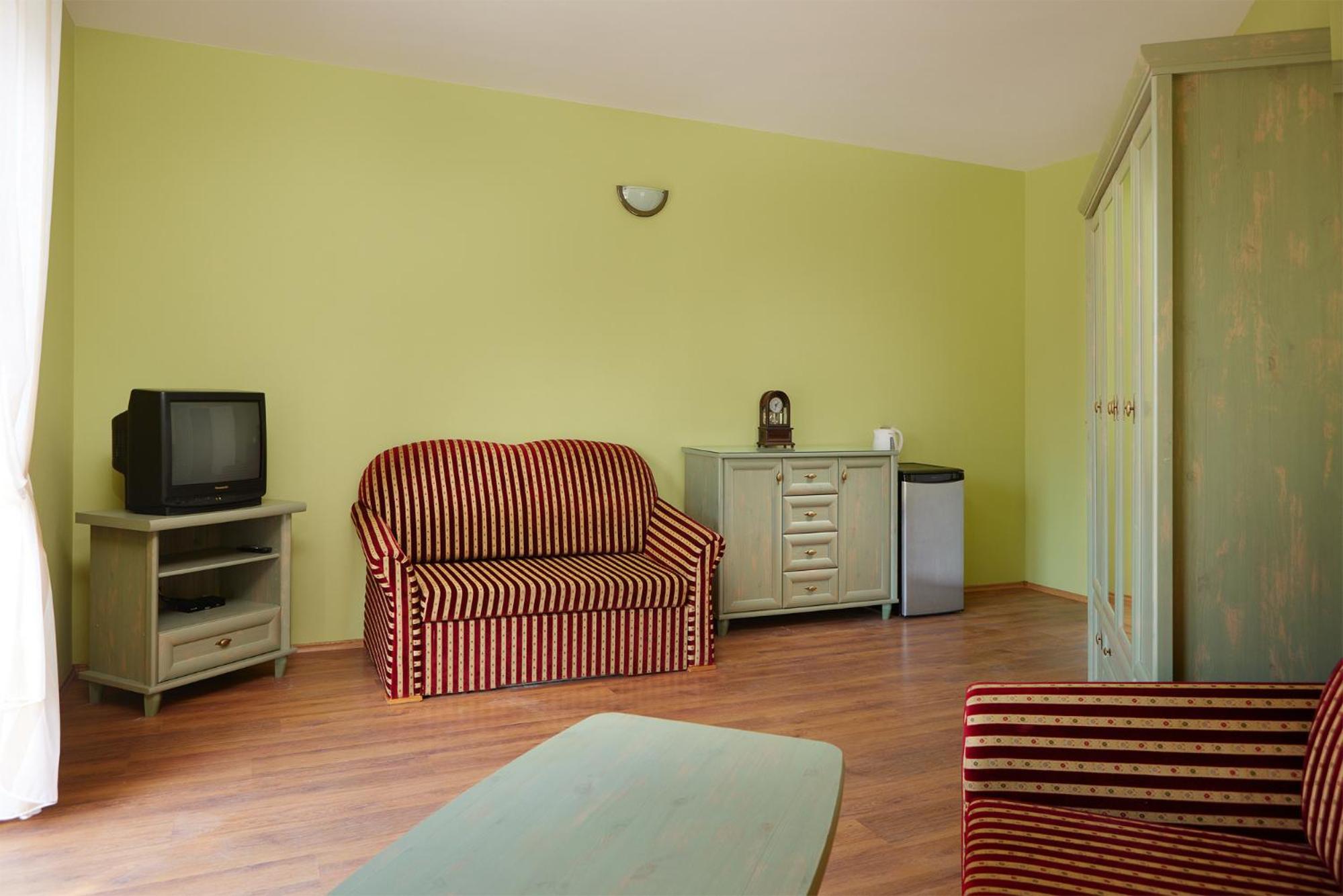 Family Studio photo 3