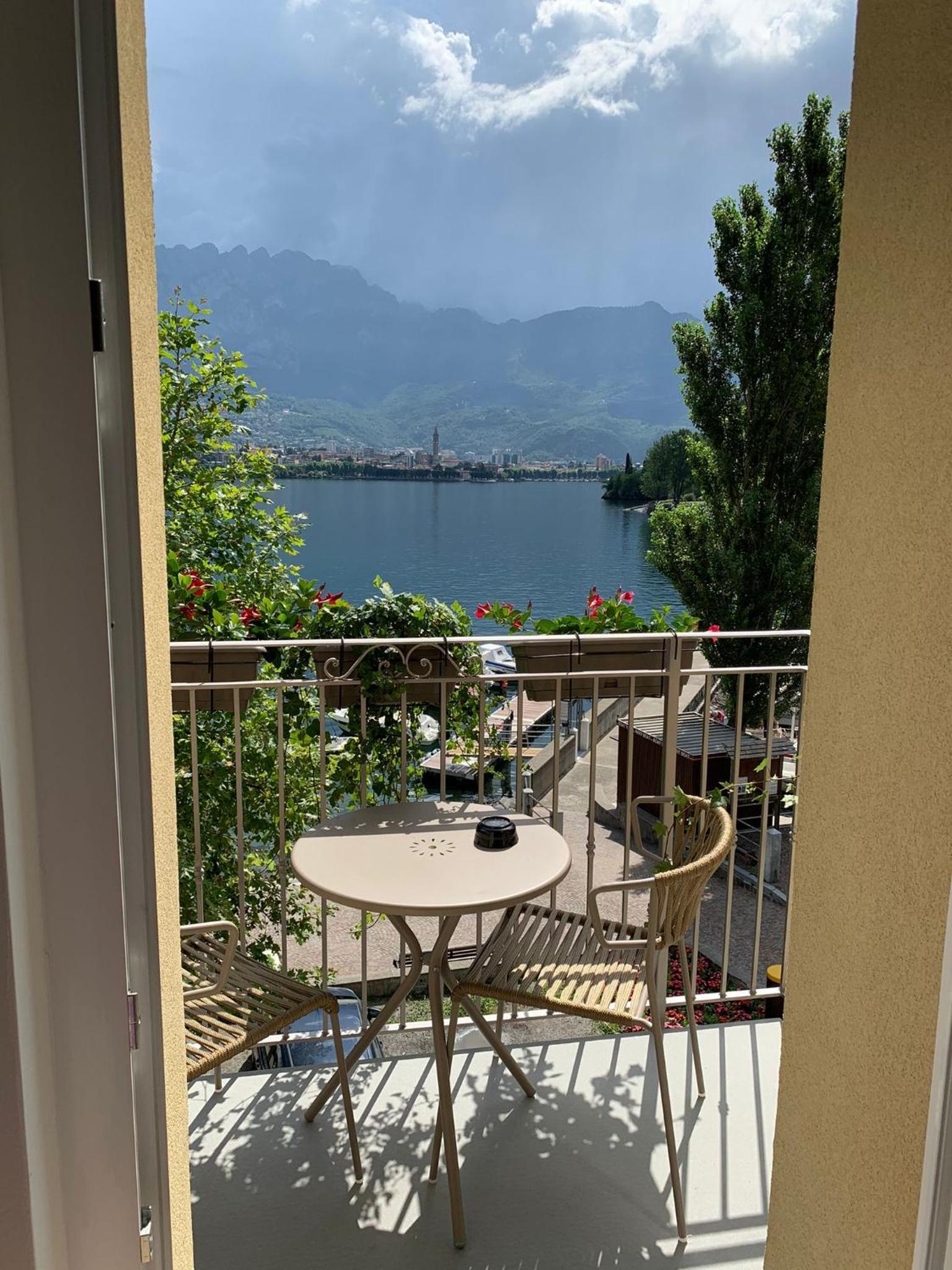 Double Room with Lake View photo 2