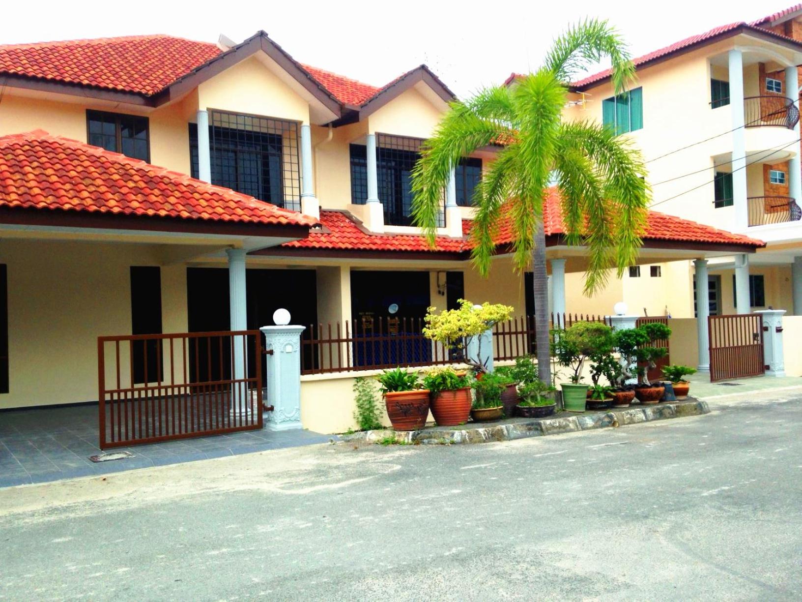 Four-Bedroom House photo 1