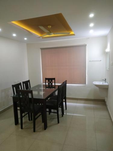 Deluxe Double Room (2 Adults + 1 Child) photo 2