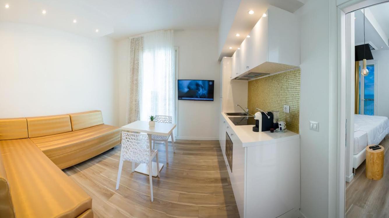 Suite Front Sea View