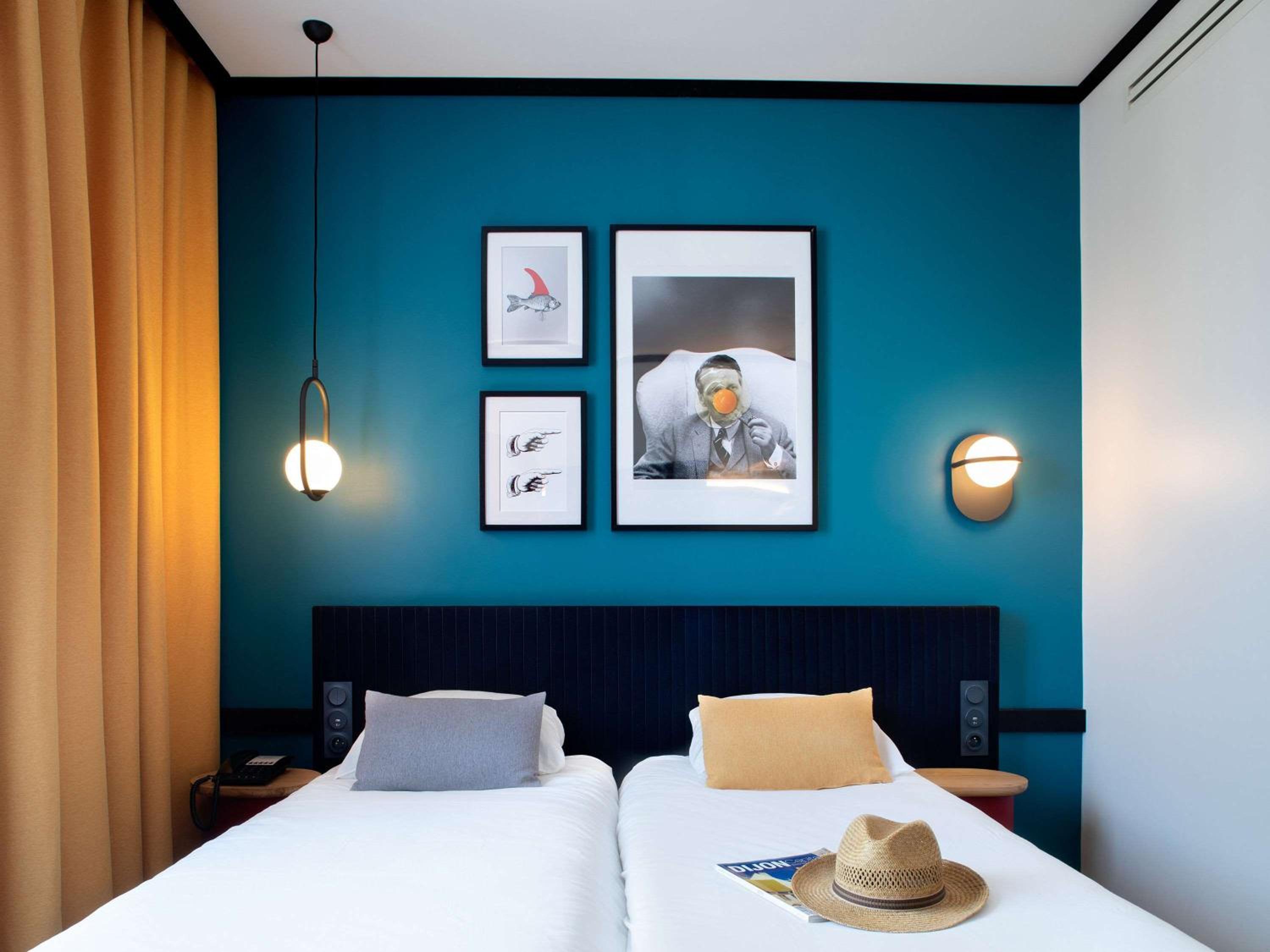 Standard Twin Room - Photo 8