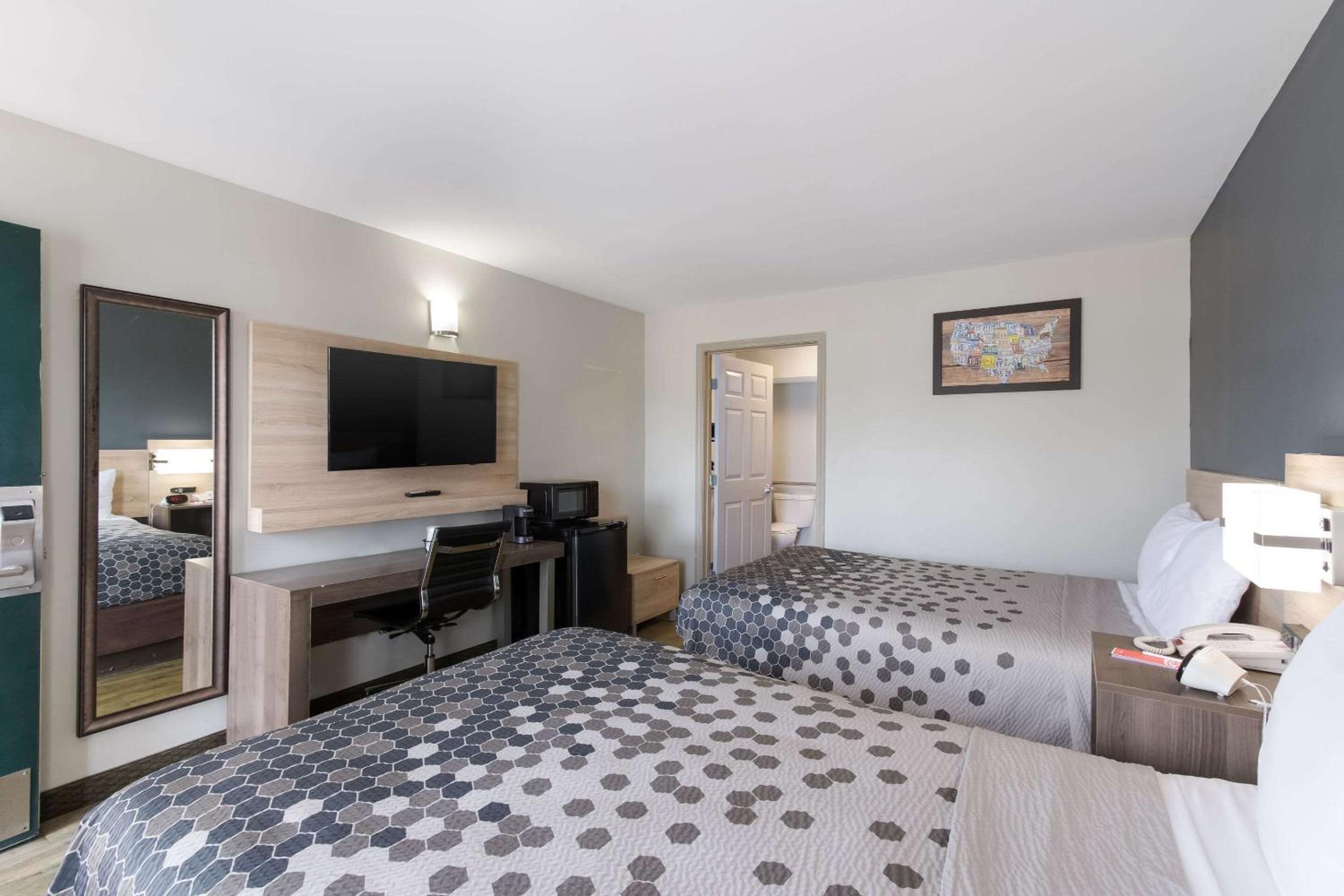 Double Room - Accessible/Non-Smoking - Photo 2