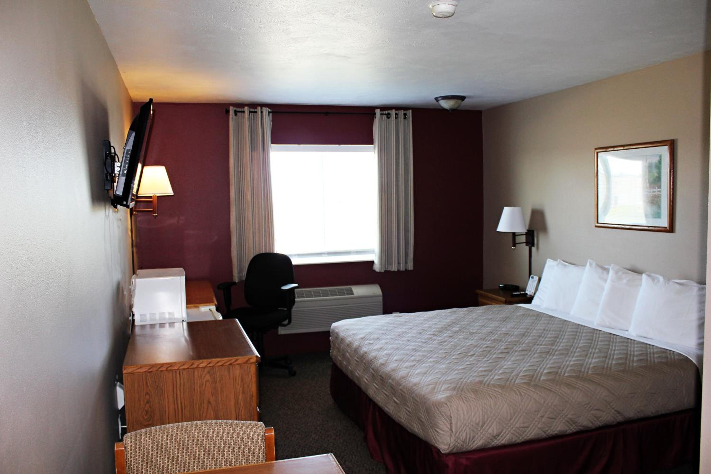 King Room - Non-Smoking photo 2