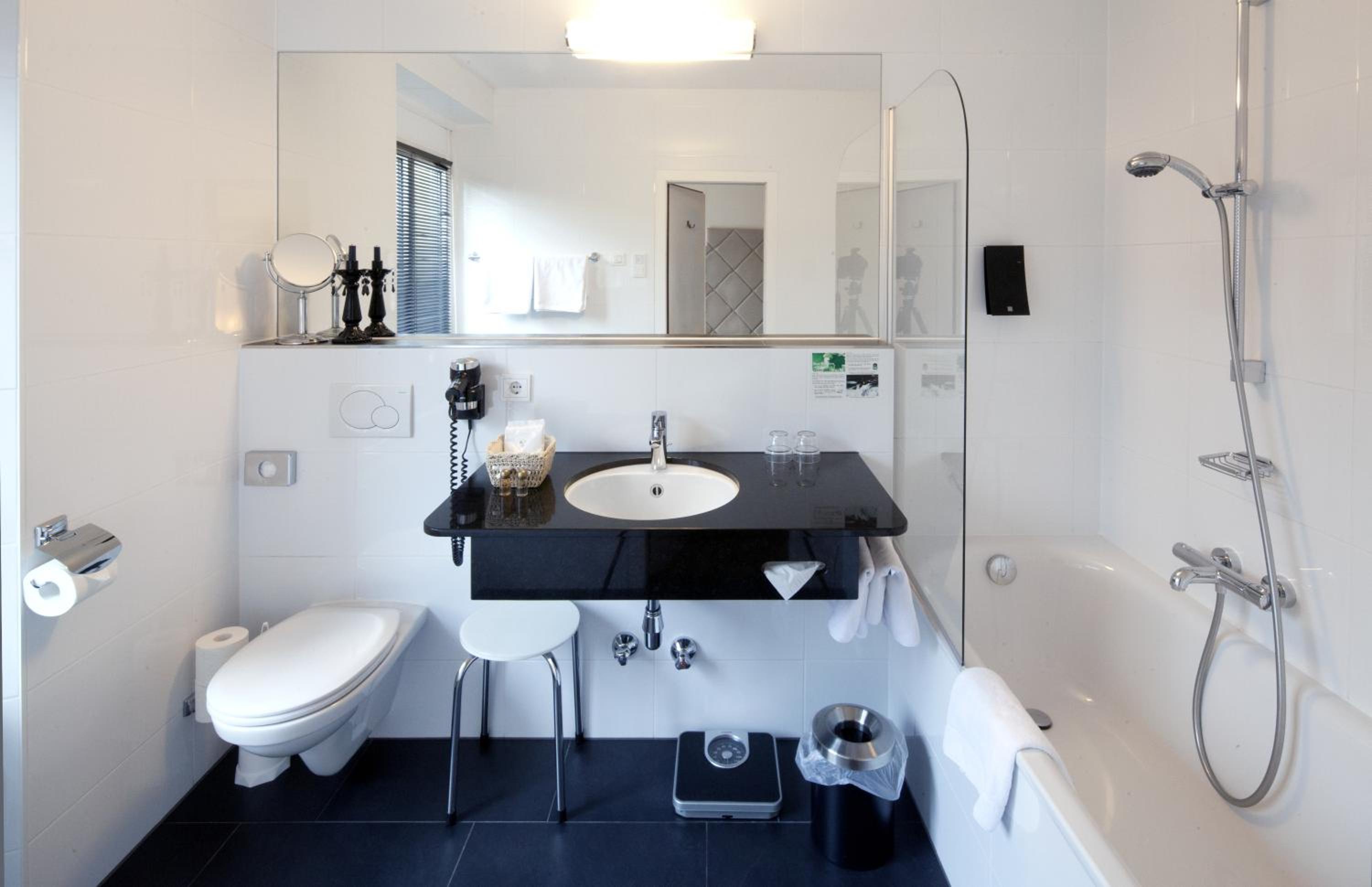 Deluxe Double or Twin Room photo 2