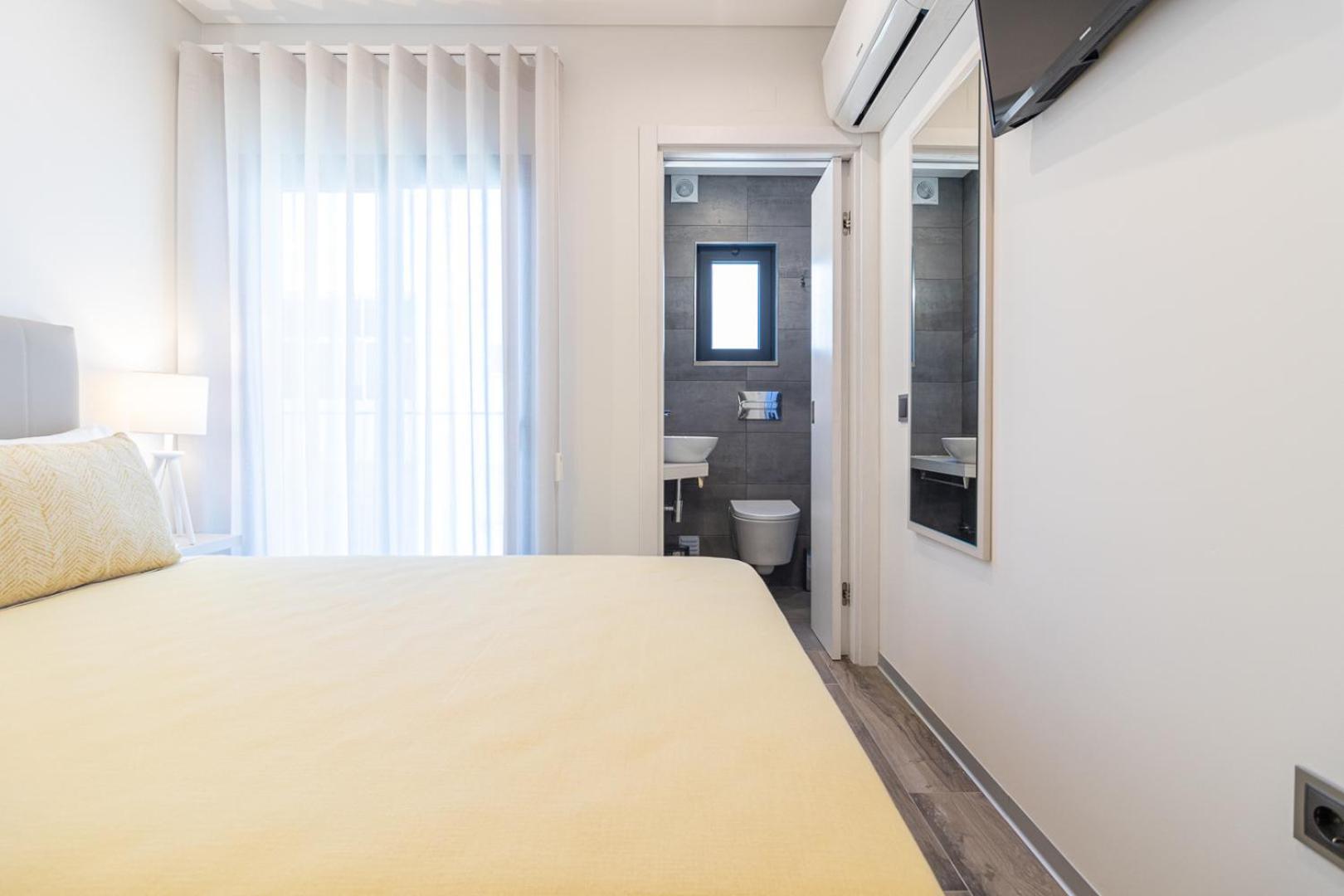 Budget Double Room with Balcony photo 1