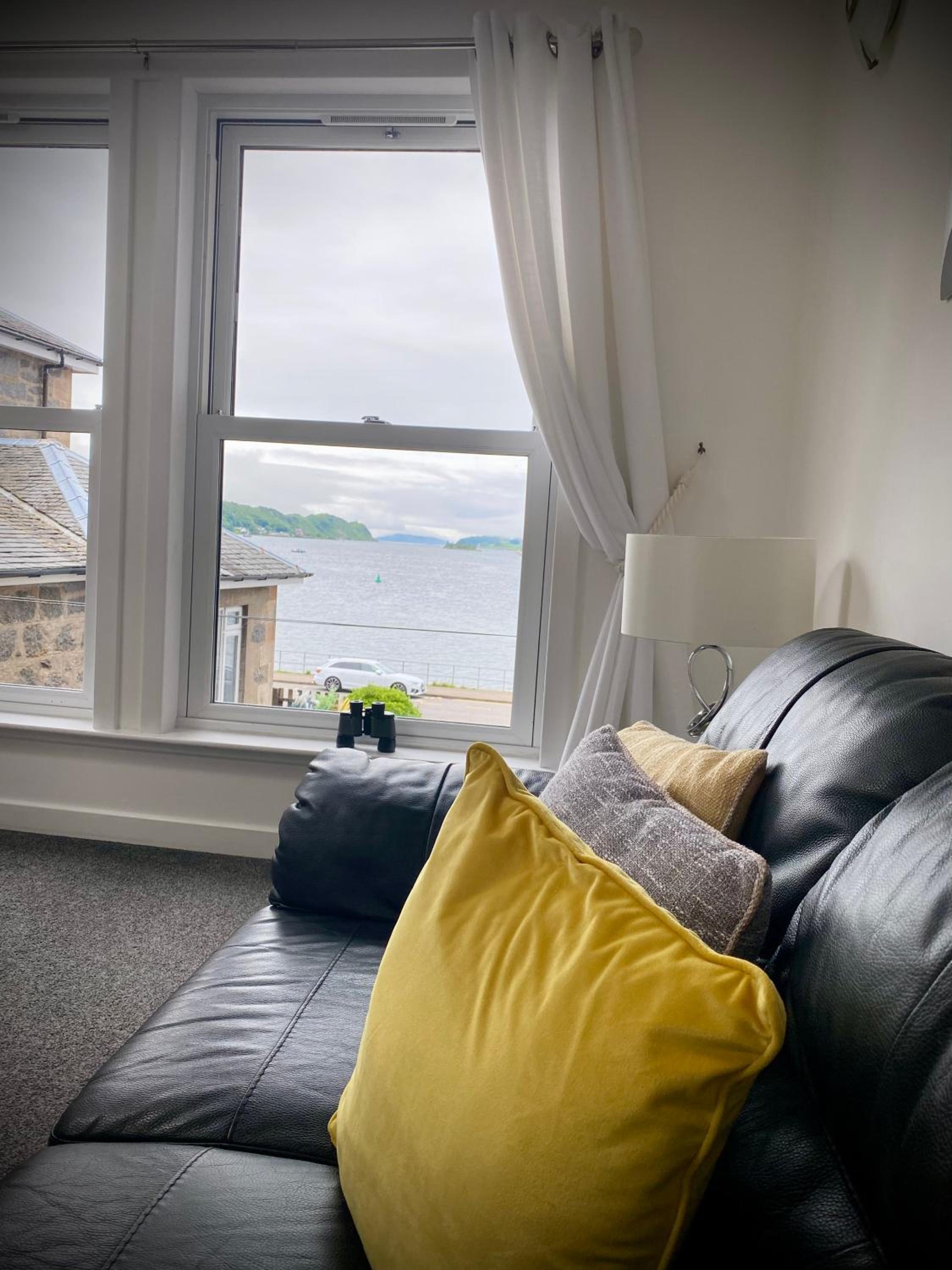 Apartment with Sea View - Photo 13