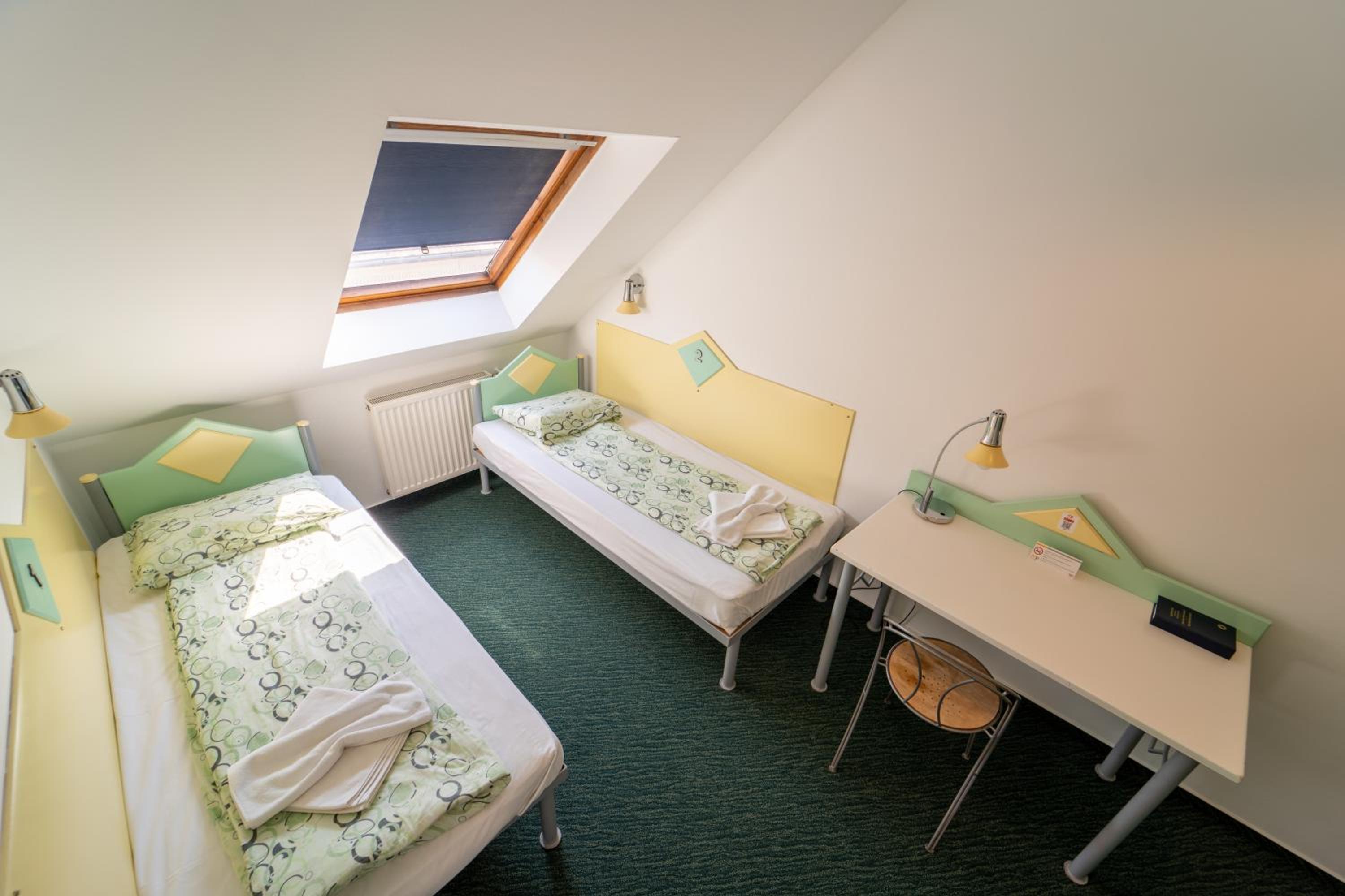 Twin Room - Photo 1
