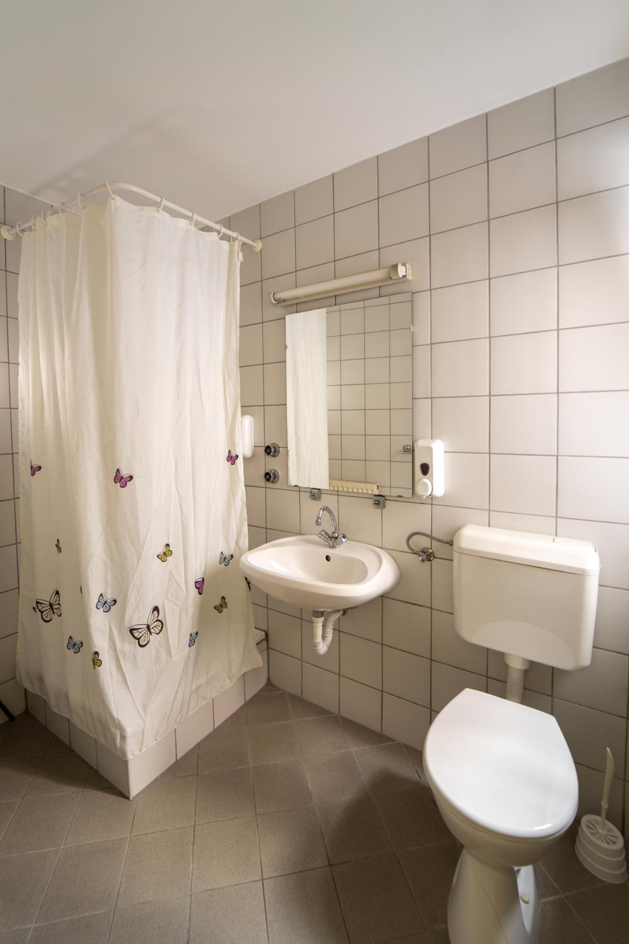 Twin Room - Photo 4