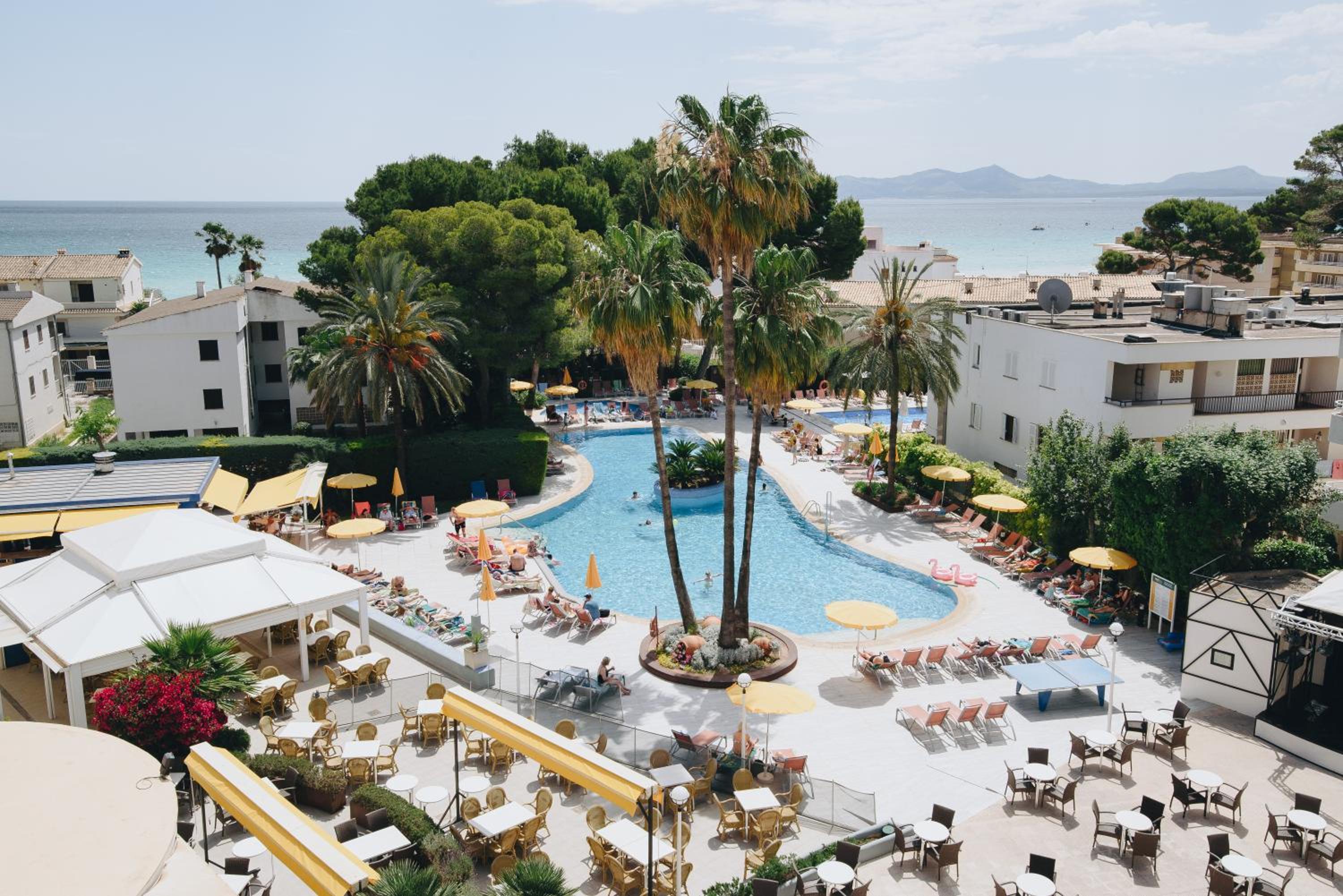 Superior One-Bedroom Apartment With Sea View (2 Adults + 1 Child)